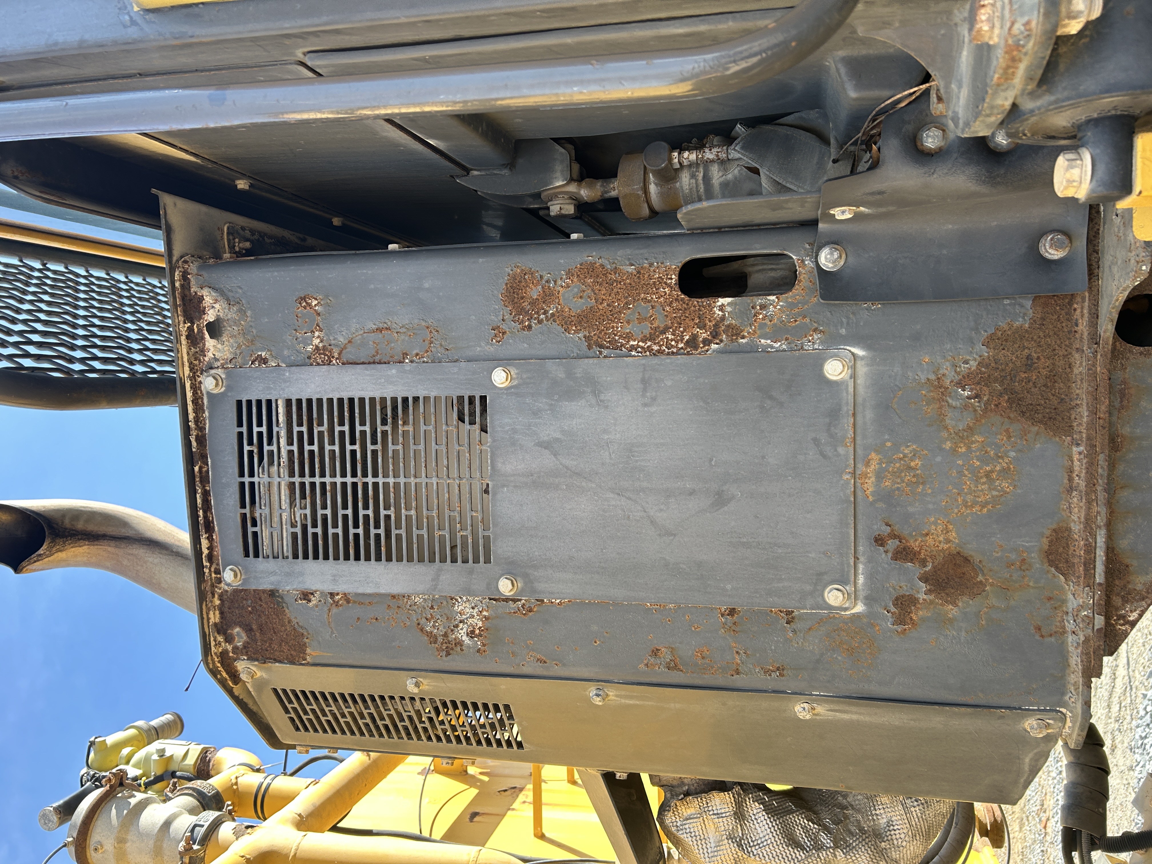 Used 2015 Bell B25E Water Truck