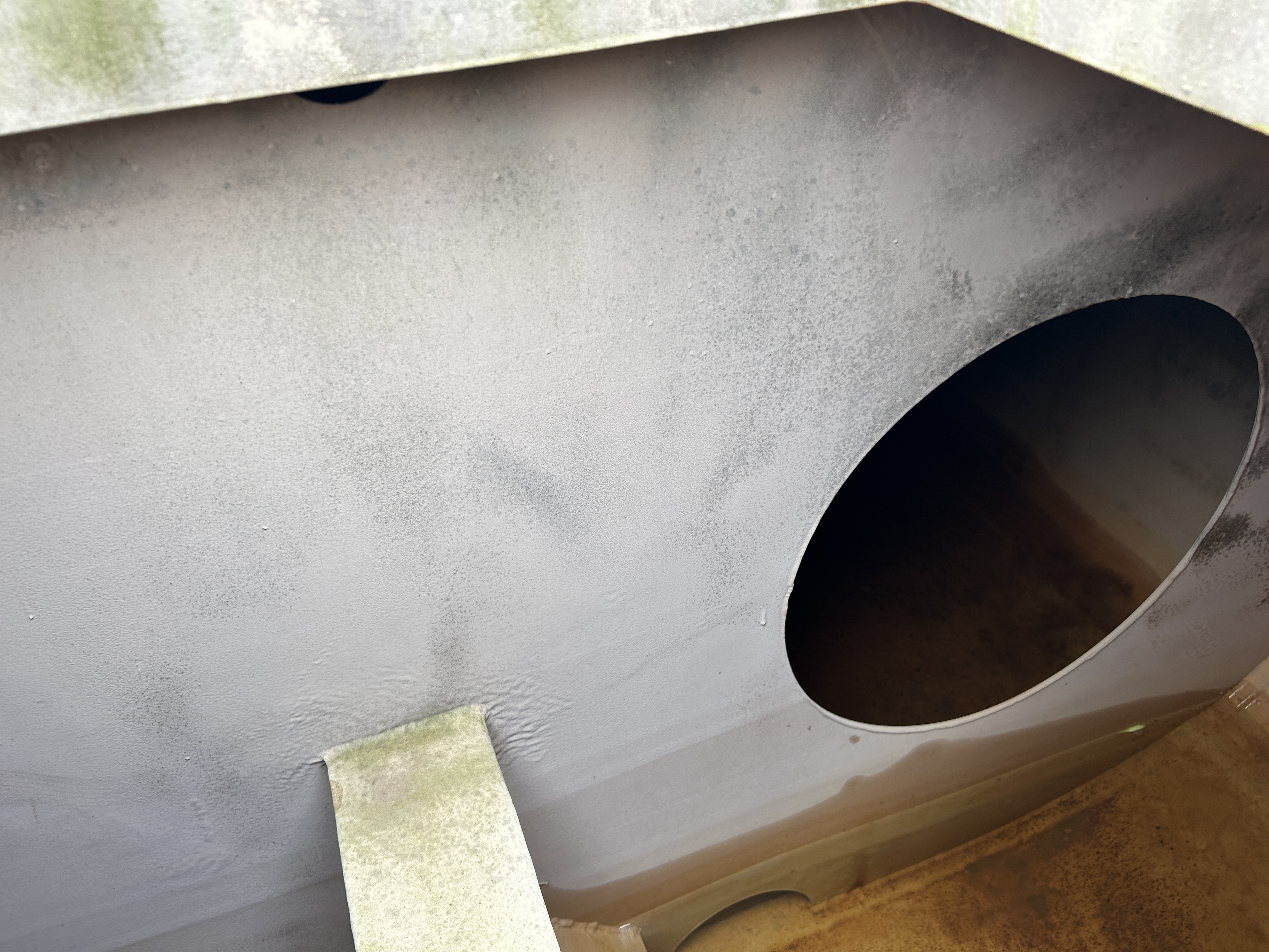 Used 2006 International 2000 Gallon Water Truck