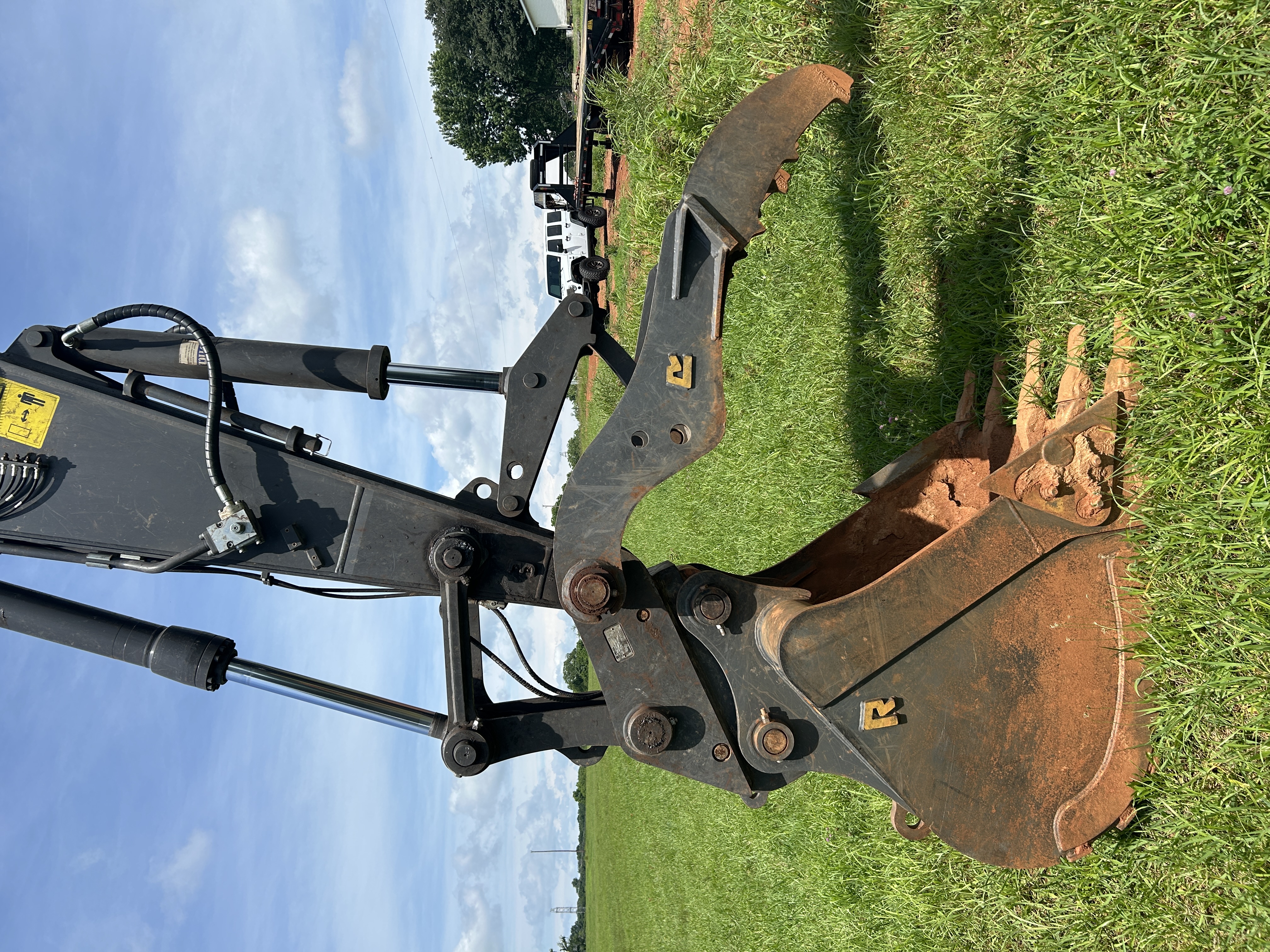 Used 2023 Volvo EC200EL - Loaded like new