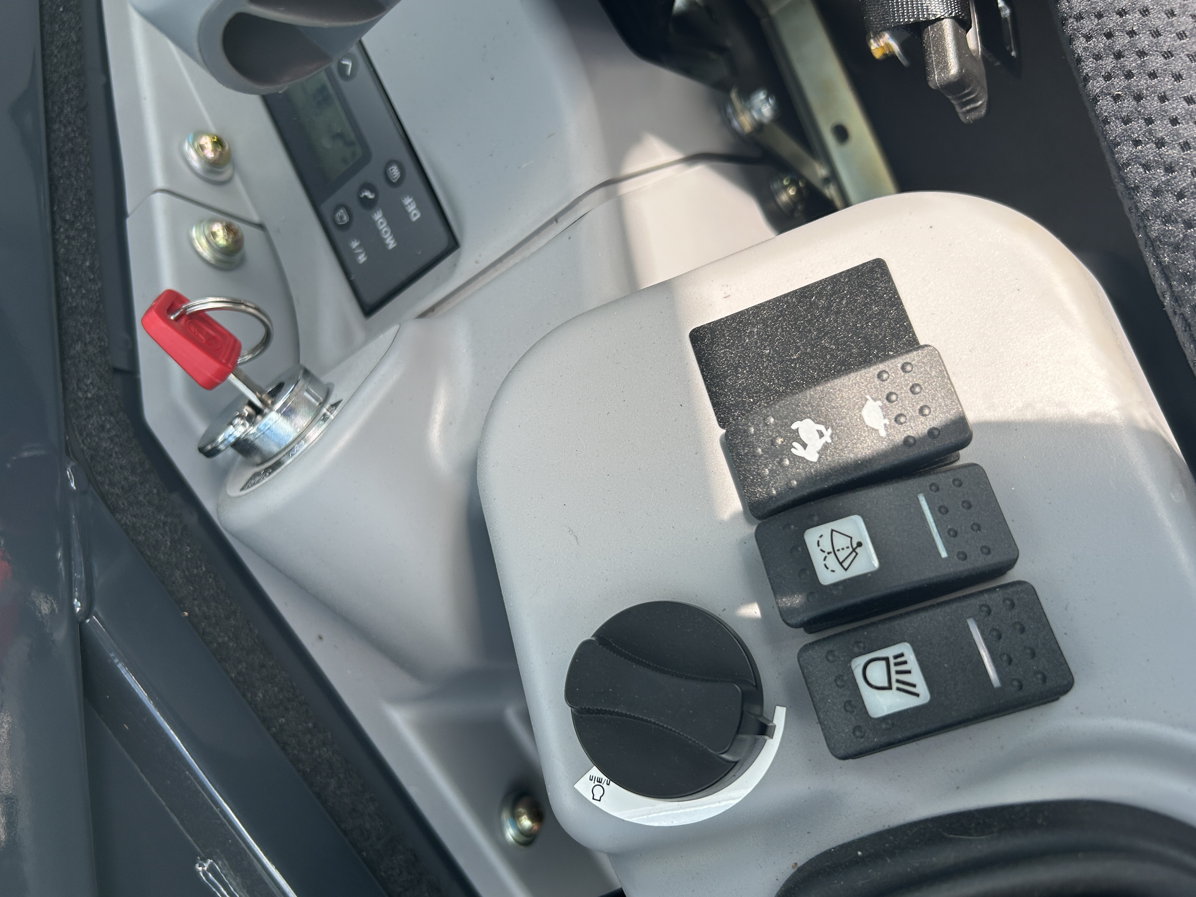 Used 2024 Deere 30P - NEW and loaded