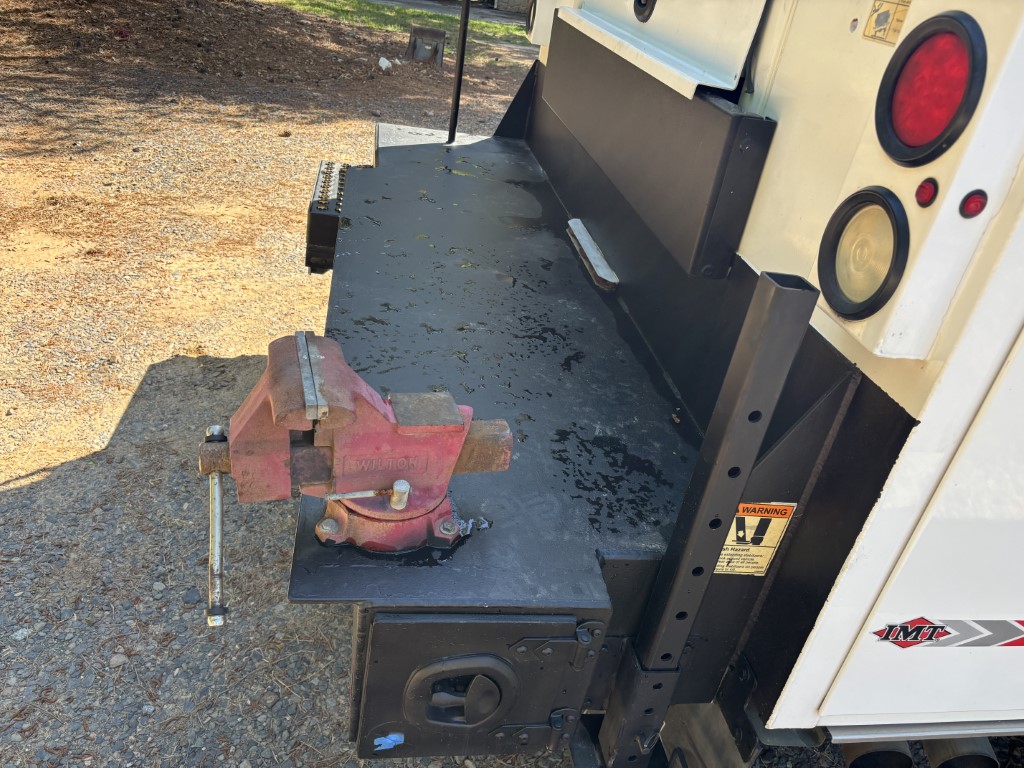 Used 2019 Ford F550 XL service truck