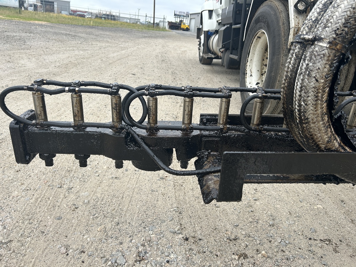 Used 2018 International Leeboy Rosco Maximizer 3 Tack Truck