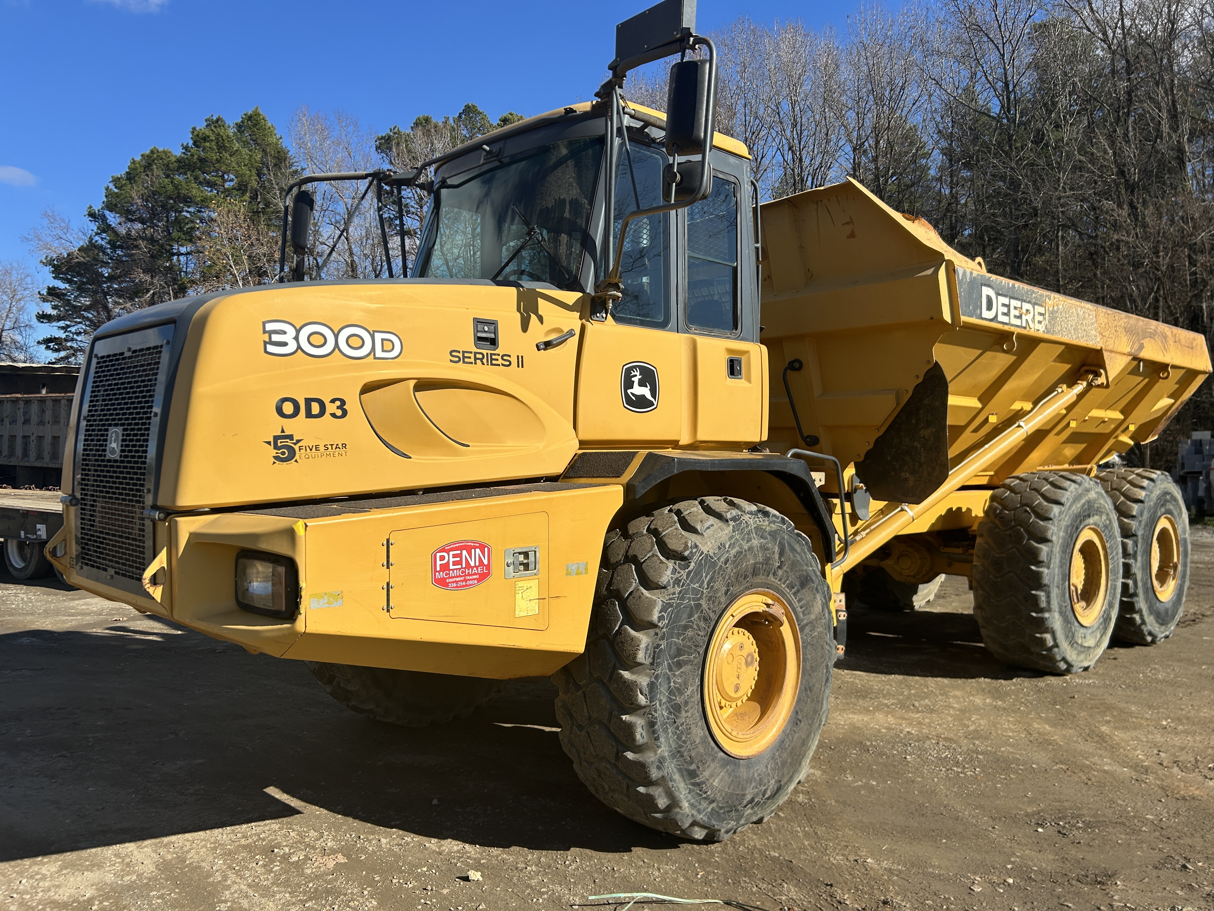 Used 2015 Deere 300D Series II