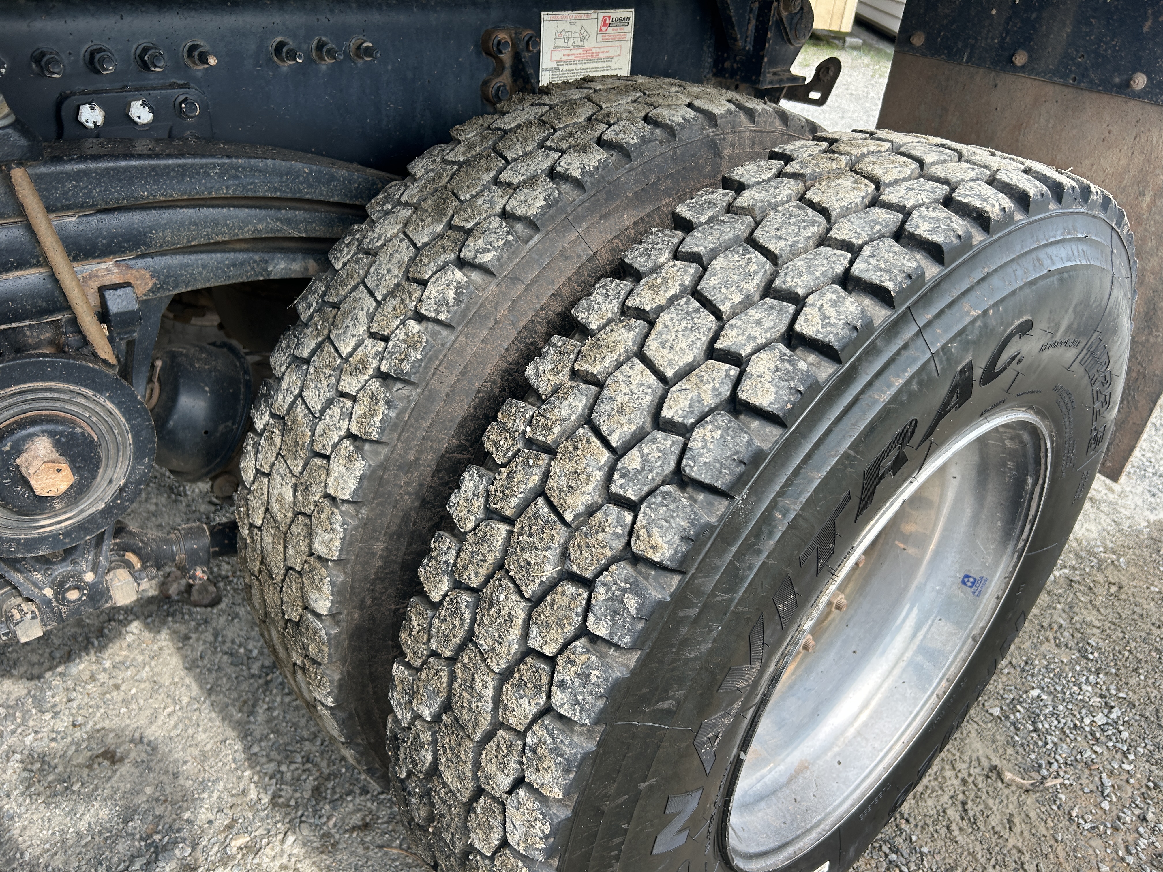 Used 2018 Mack Granite GU713 Quad Axle Dump Truck - automatic