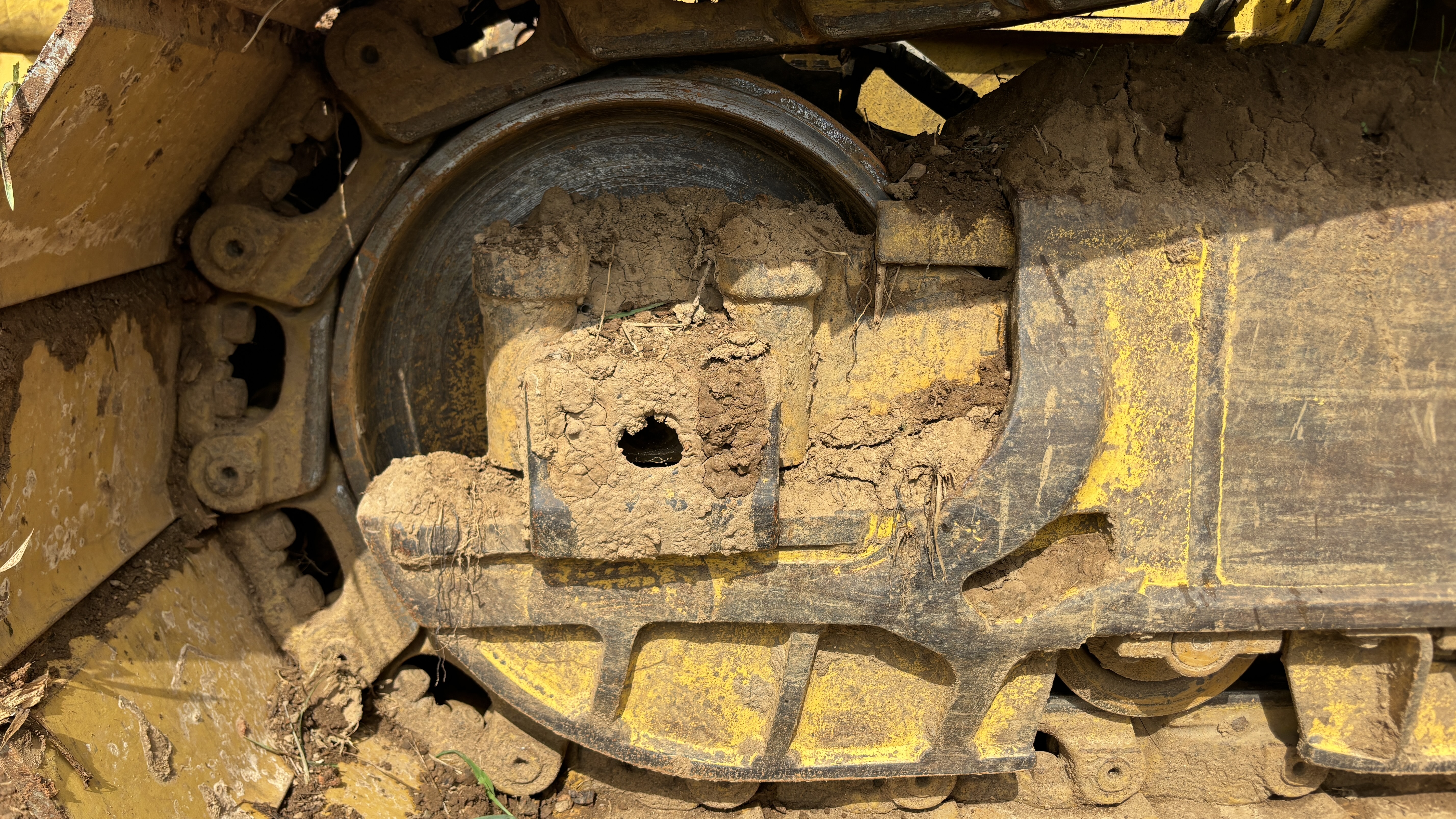 Used Nice 2013 Komatsu D61PXI-23 with BRAND NEW UNDER CARRAIGE