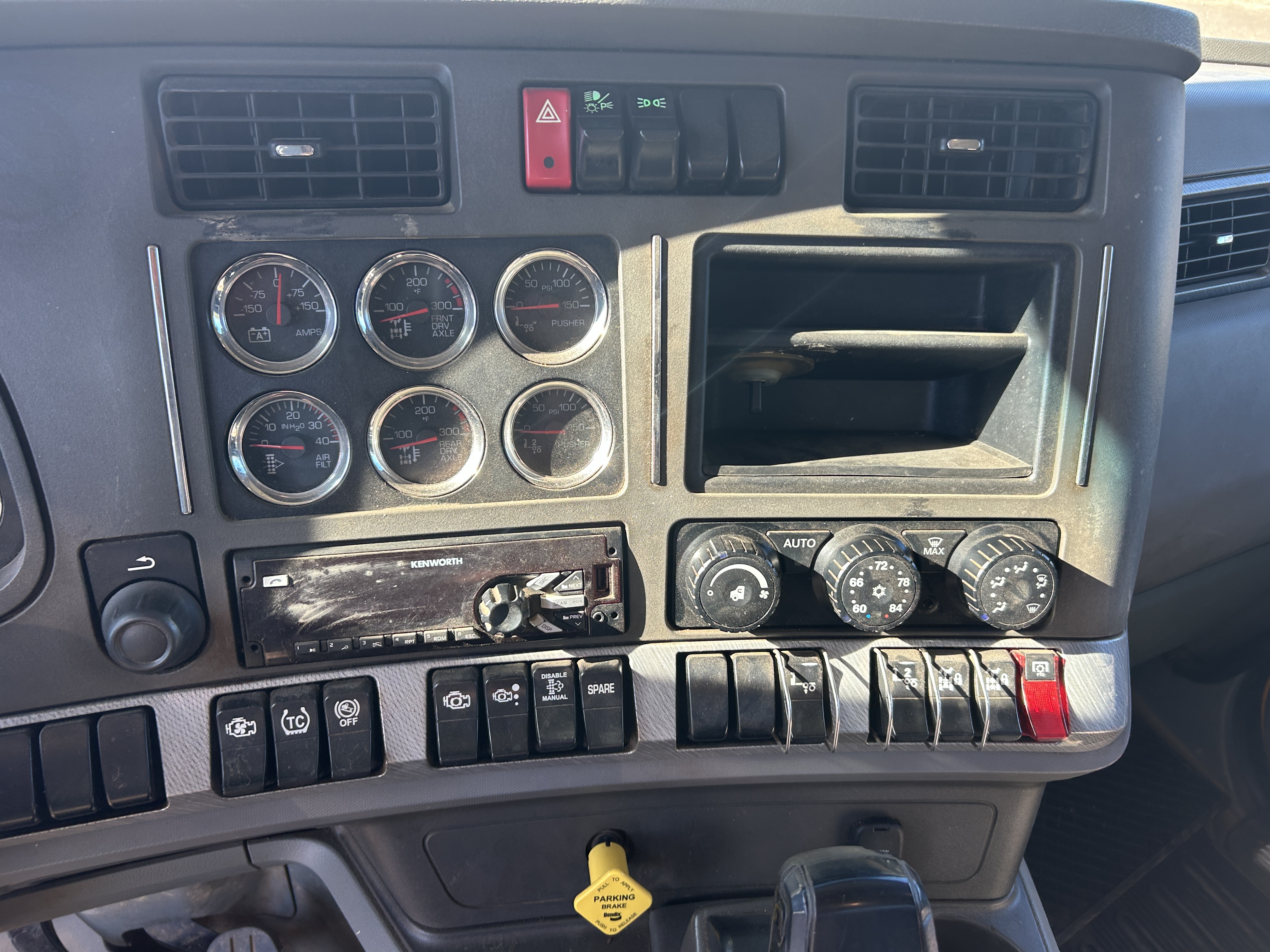 Used 2016 Kenworth T880 Quad Axle Dump Truck - Automatic