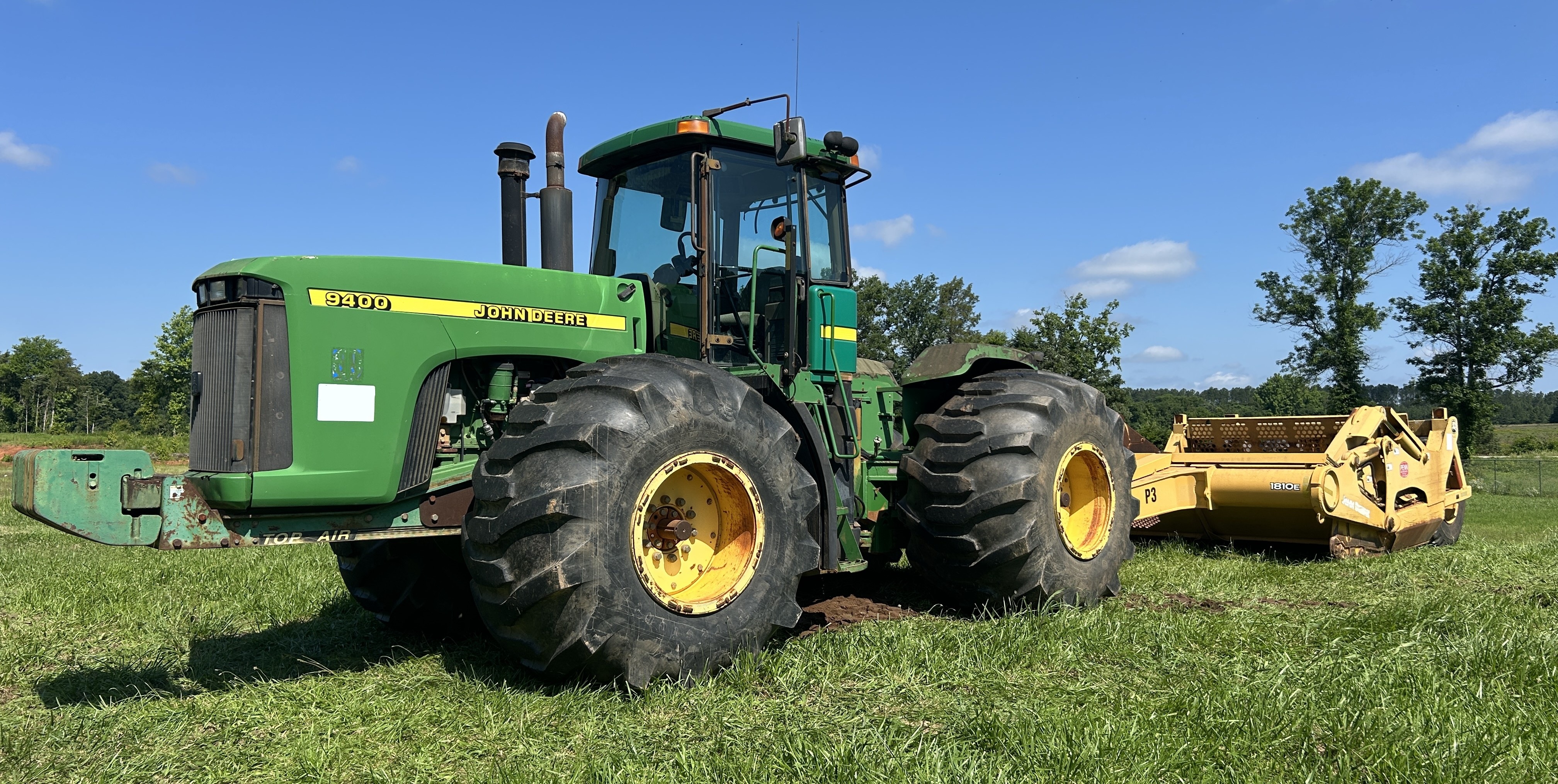 Used 2005 Deere 1810E Pull Pan with Deere 9400 tractor with 4455 hrs