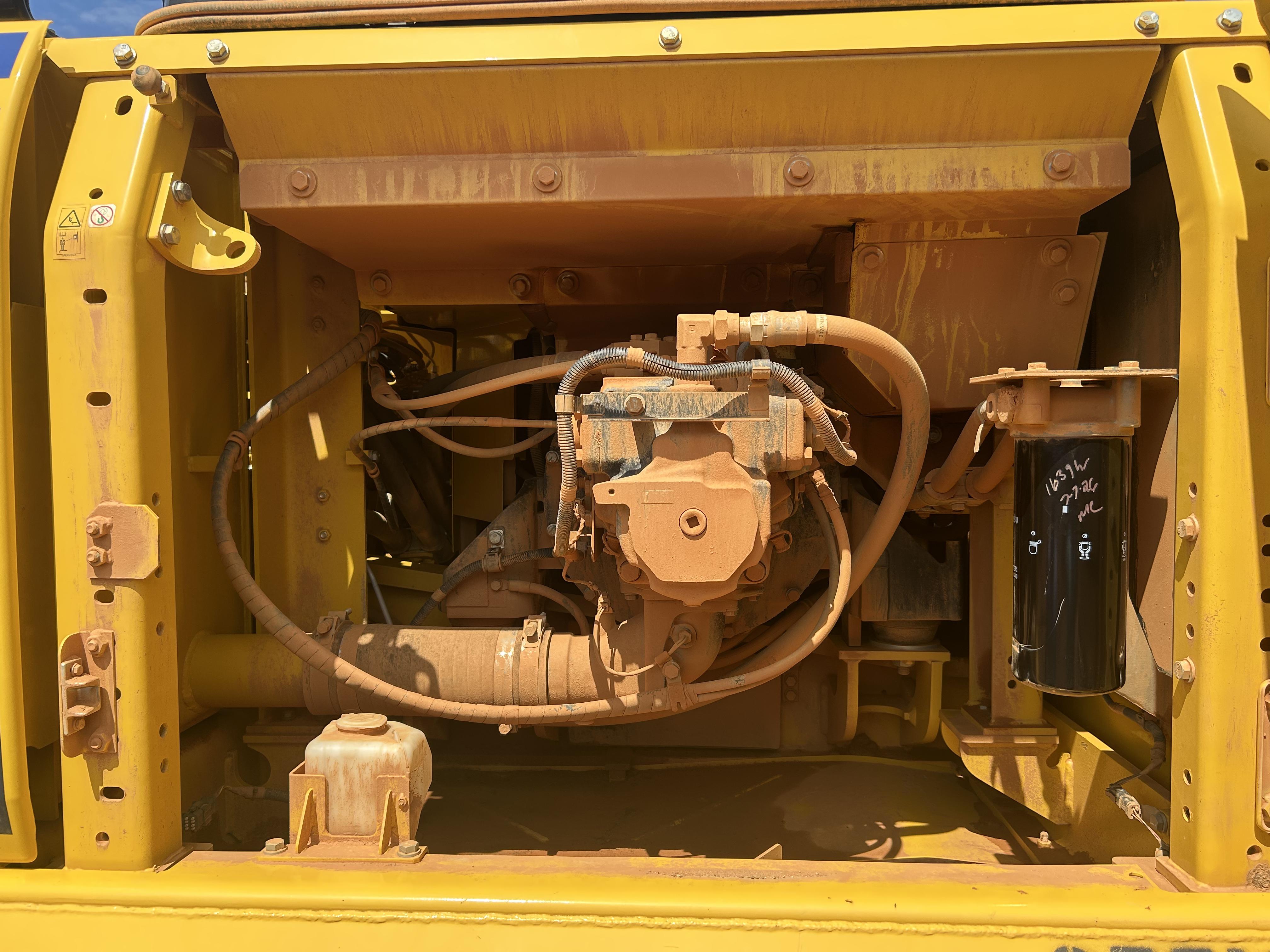 Used 2024 Komatsu PC360CLI-11 977