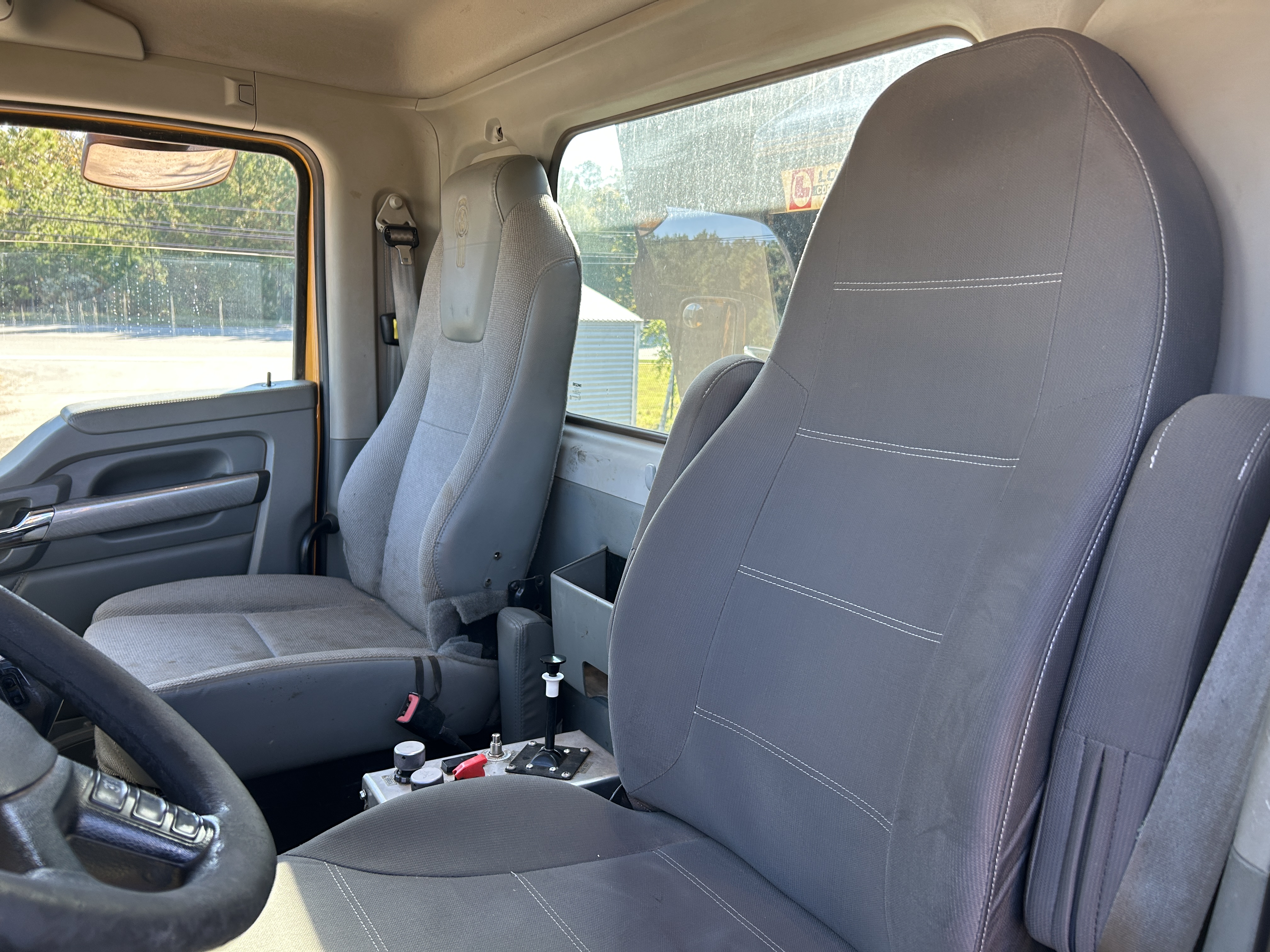 Used 2016 Kenworth T880 Quad Axle Dump Truck - Automatic