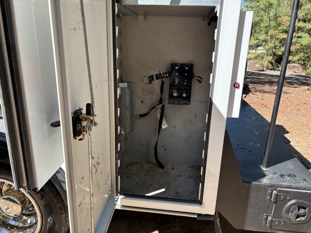 Used 2019 Ford F550 XL service truck