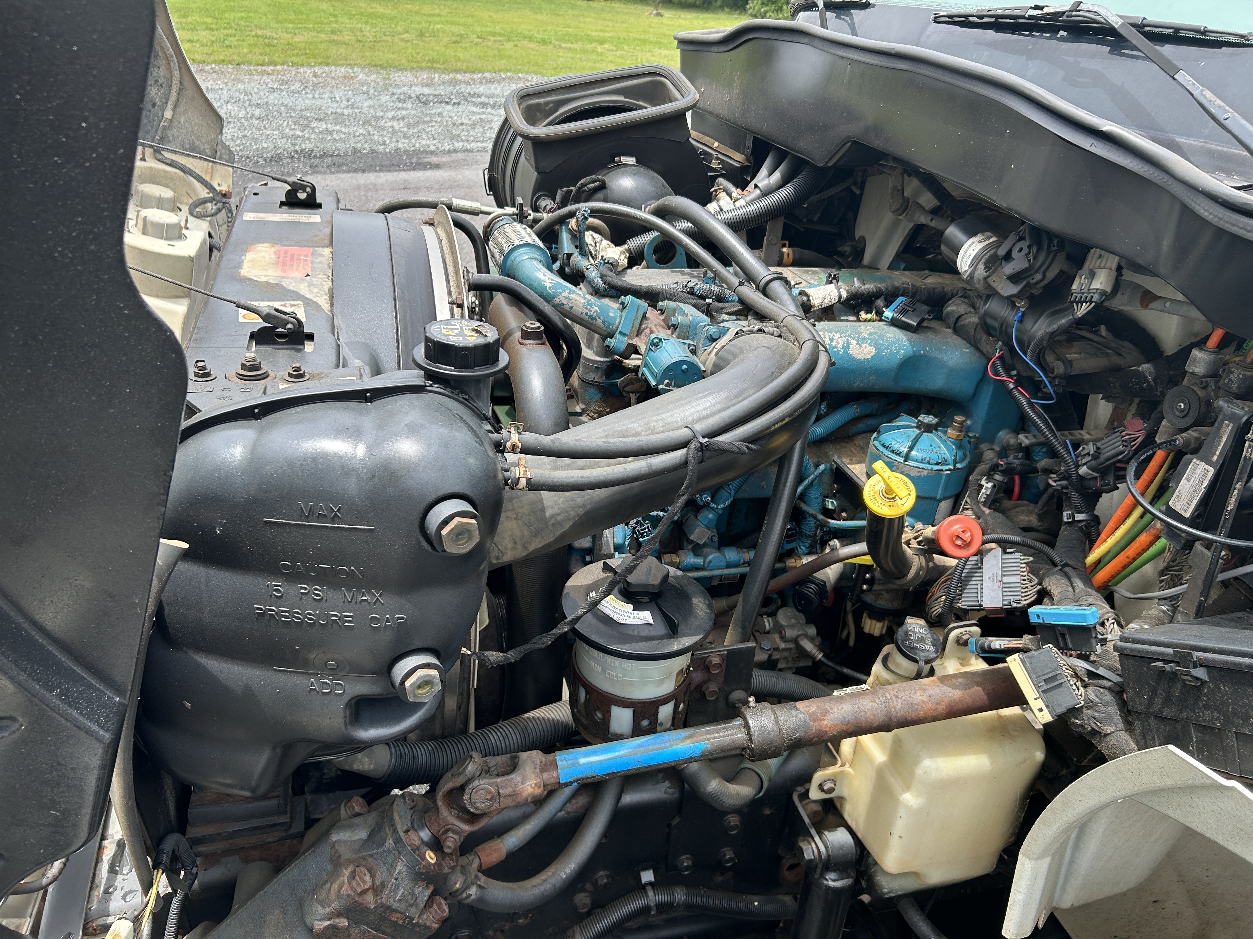 Used 2006 International 2000 Gallon Water Truck