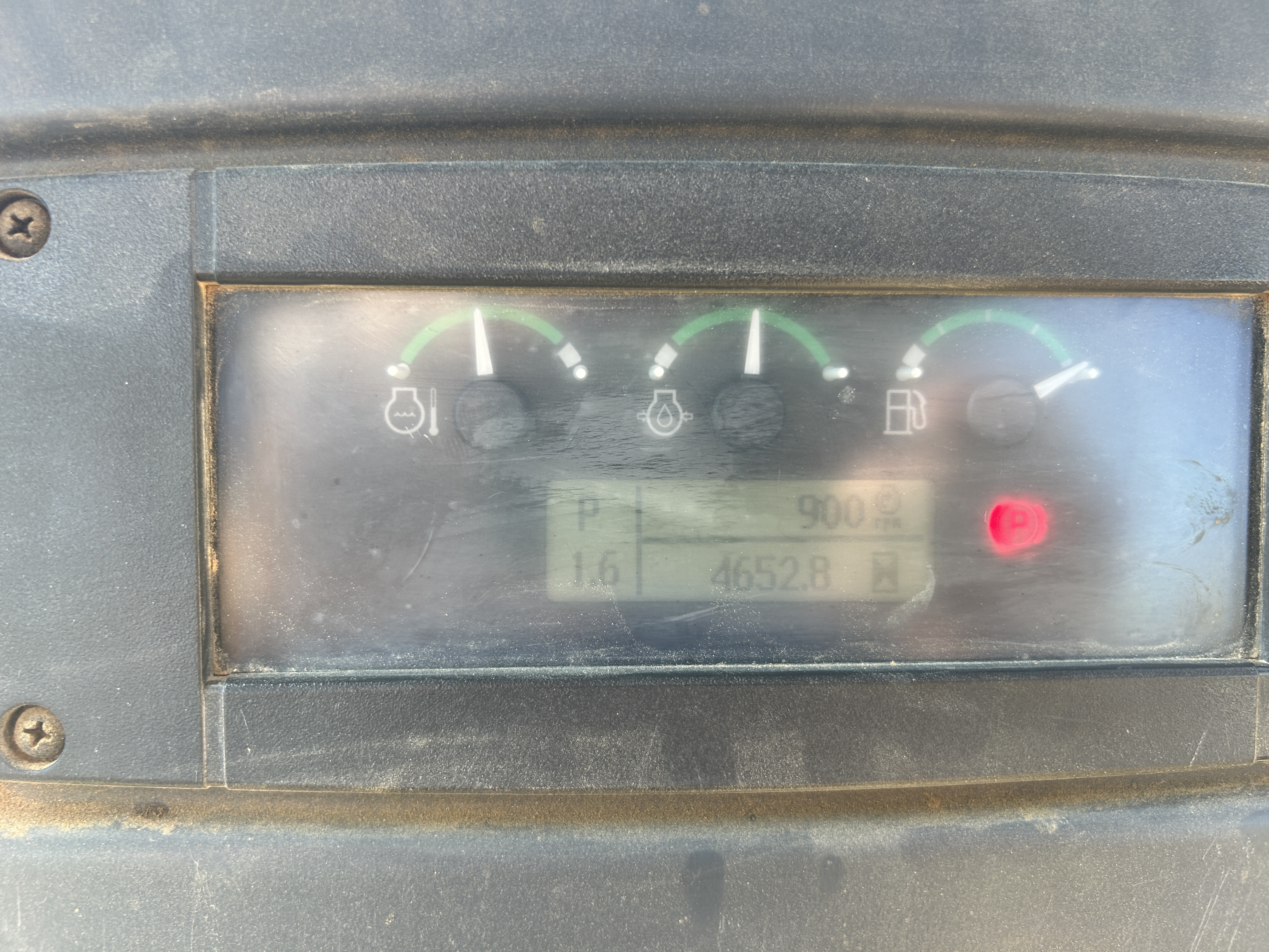 Used 2016 Deere 700K LGP with low hrs, 90 percent bottom, ripper, GPS ready