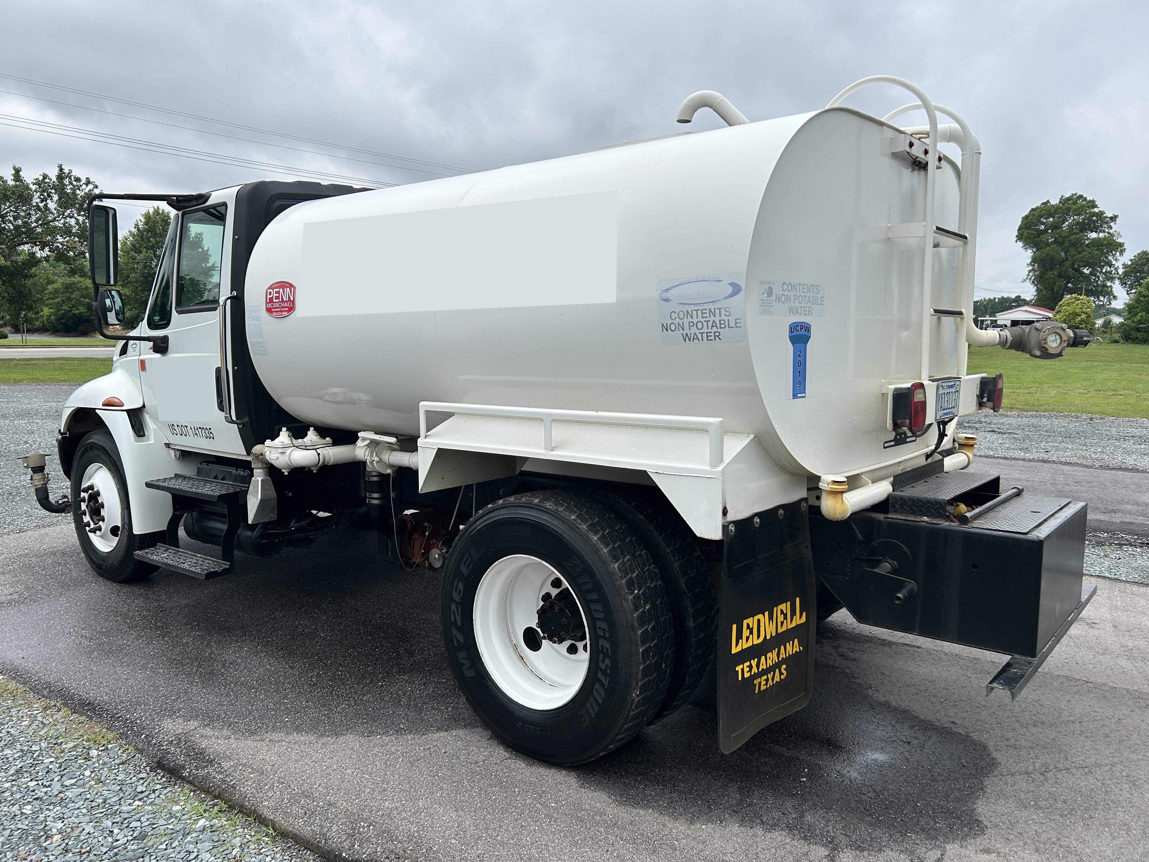 Used 2006 International 2000 Gallon Water Truck
