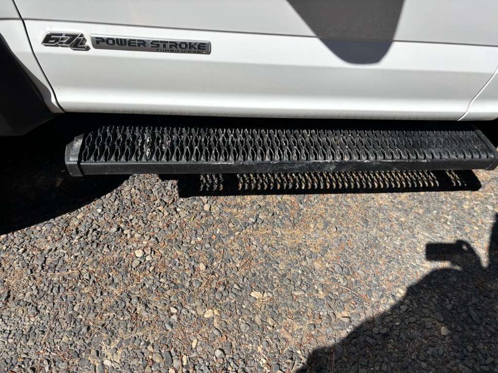 Used 2019 Ford F550 XL service truck