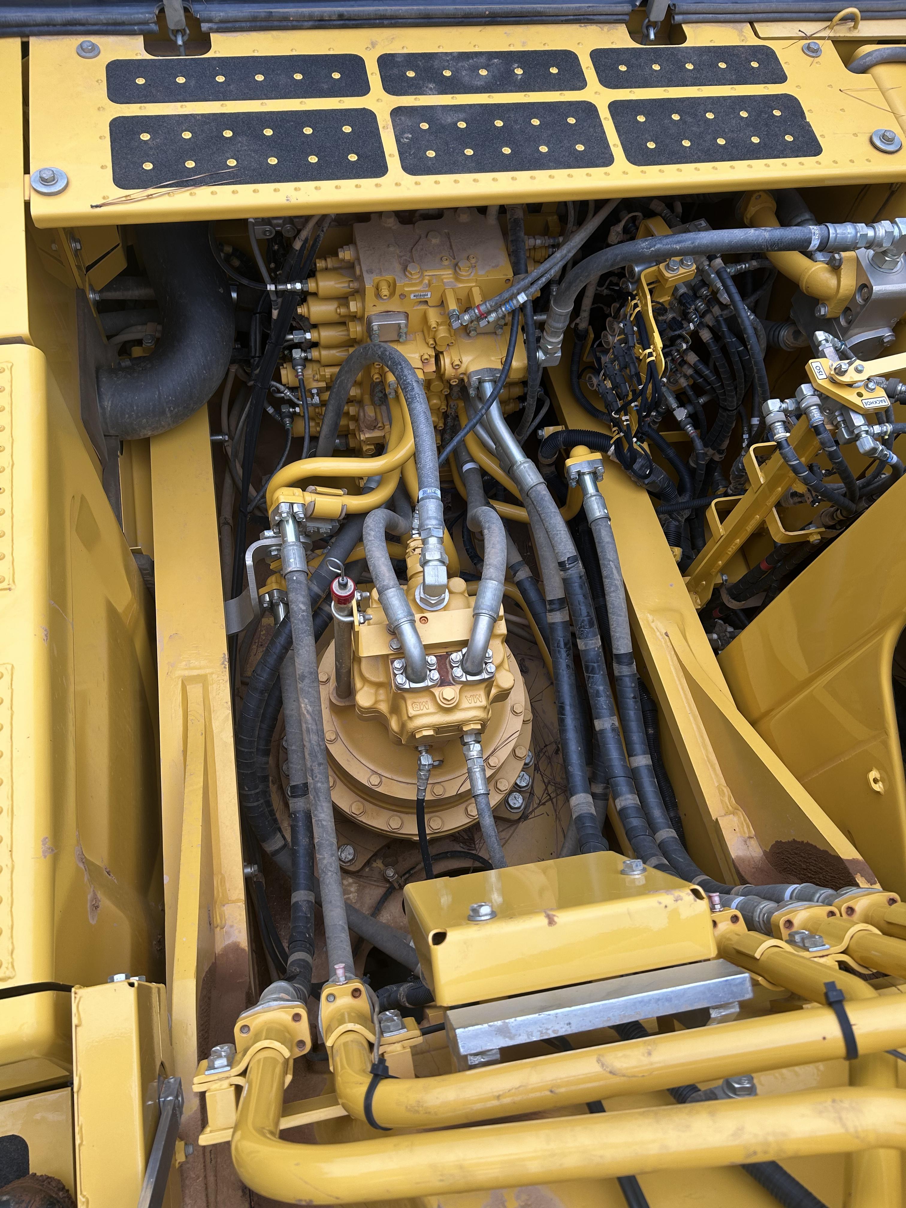 Used 2024 Komatsu PC360CLI-11 042