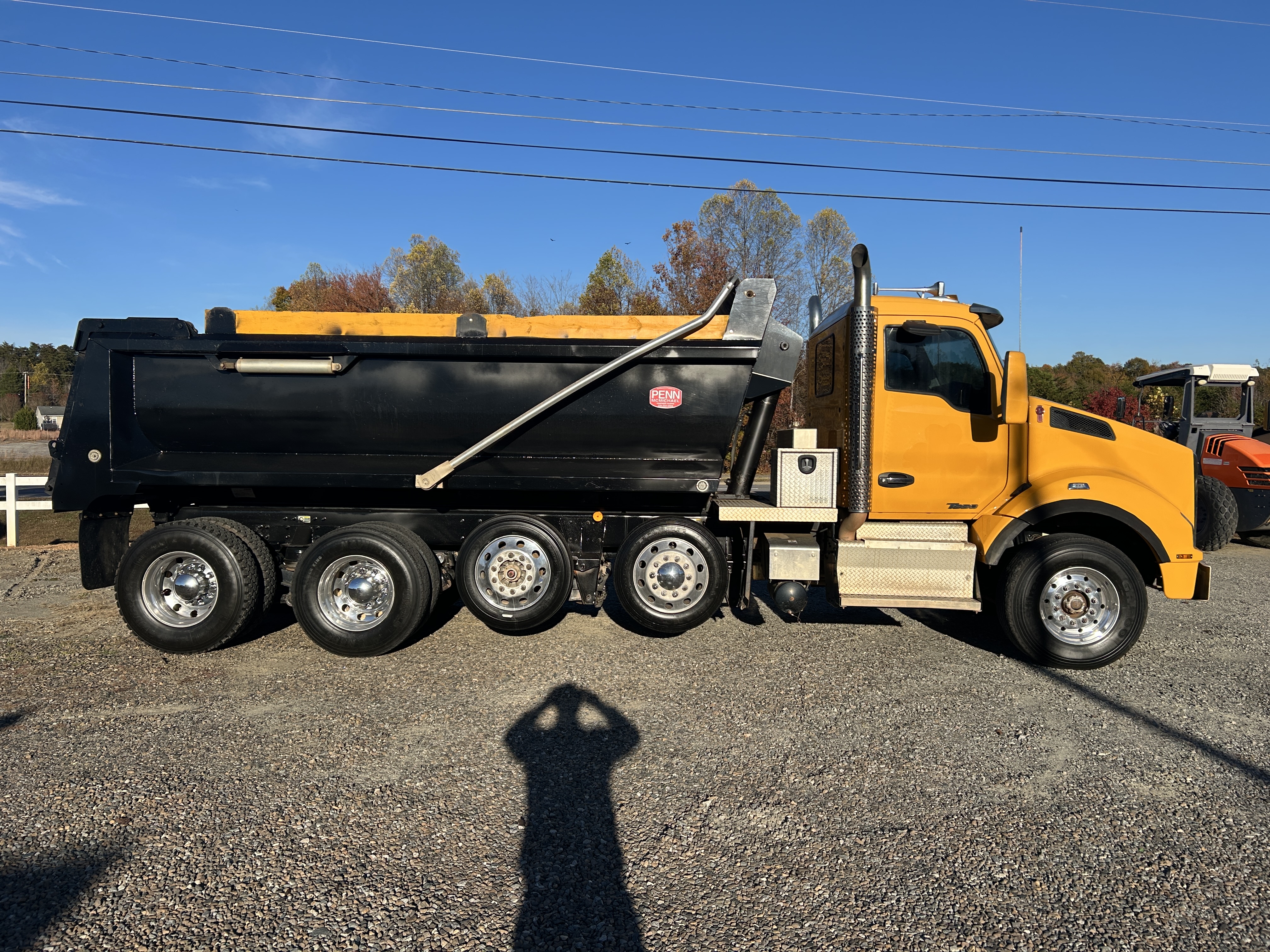 Used 2016 Kenworth T880 Quad Axle Dump Truck - Automatic