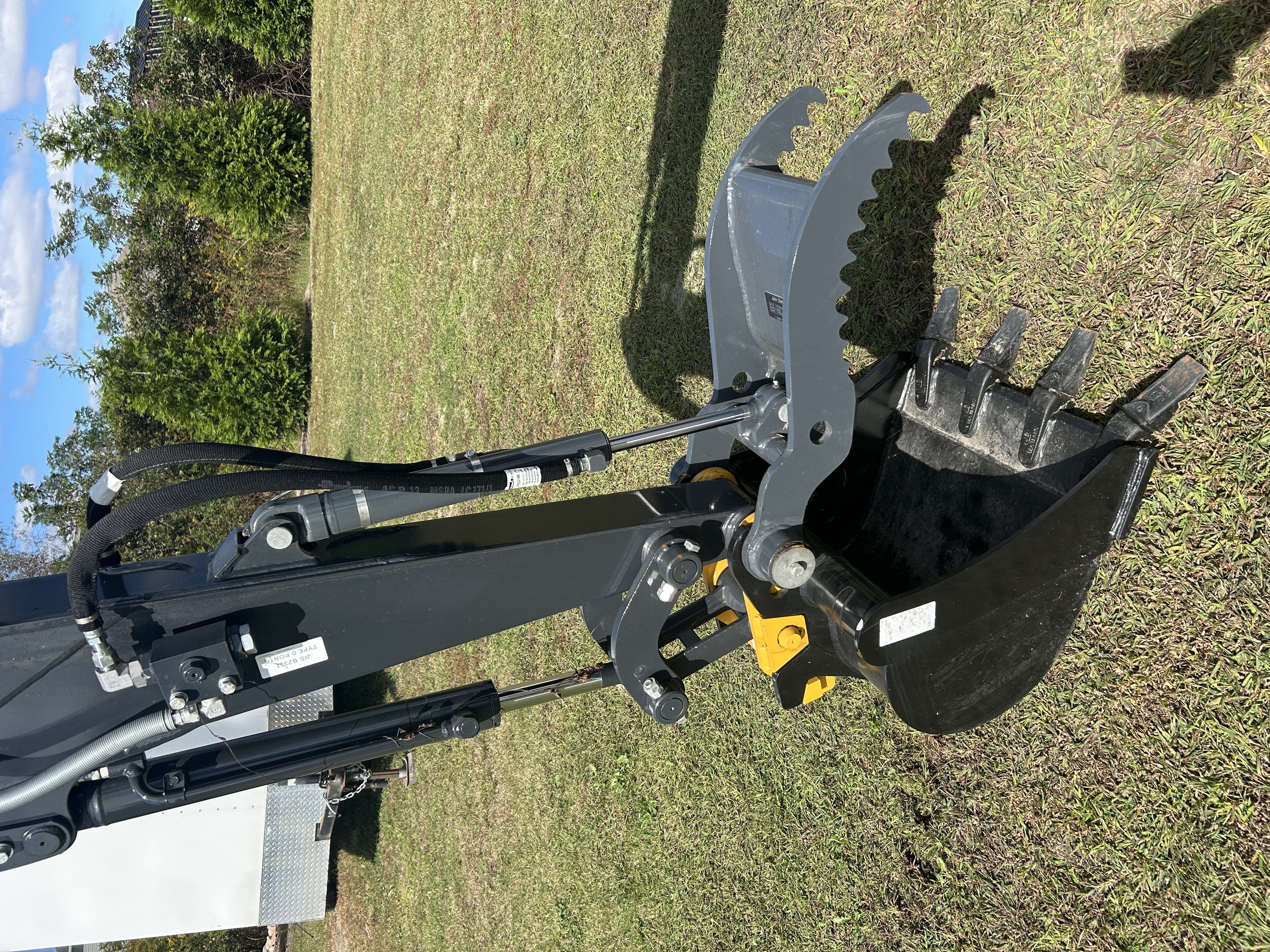 Used 2024 Deere 30P - NEW and loaded