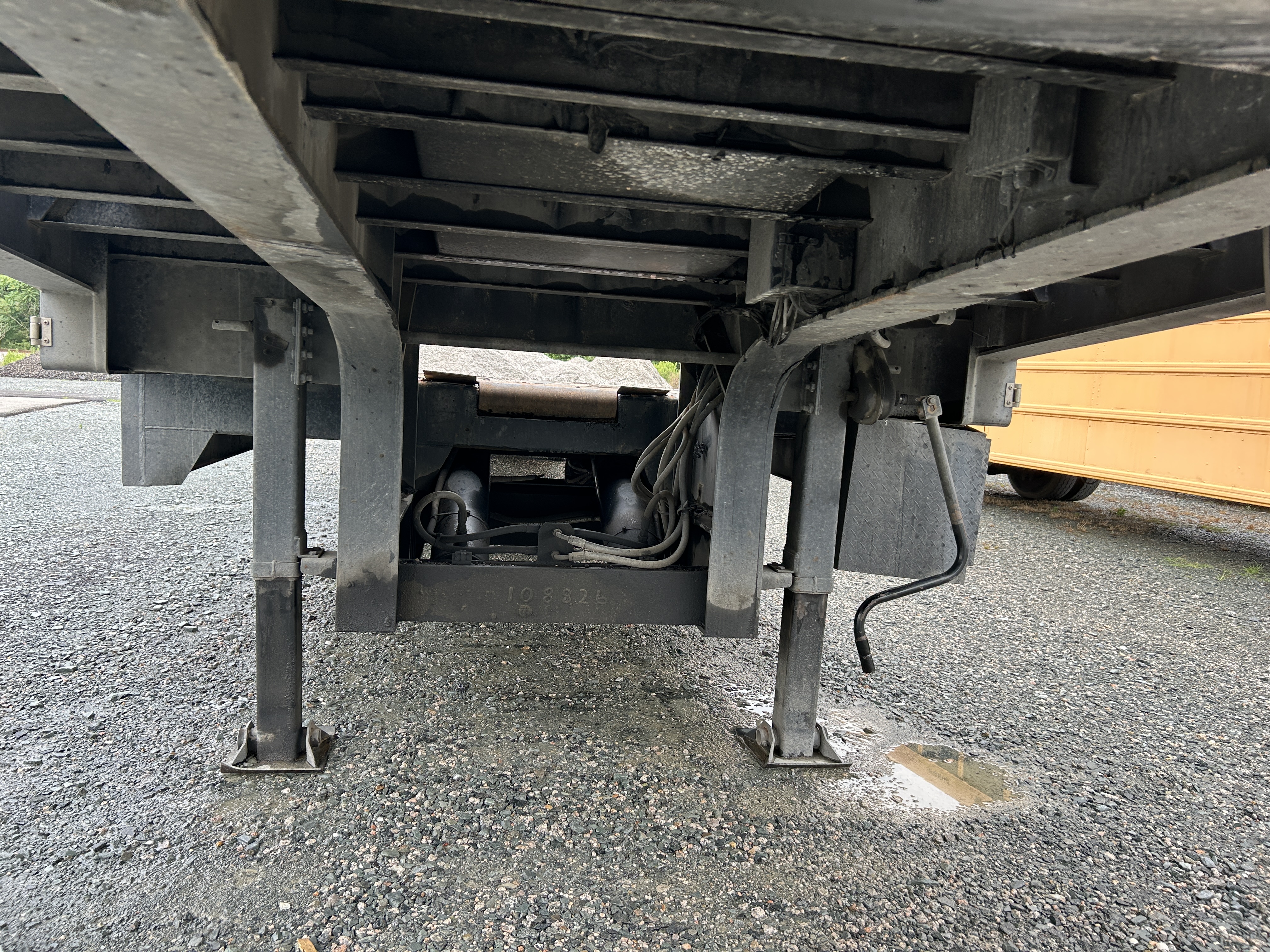 Used 2005 Kalyn Siebert   35 Ton Sliding Tilt deck