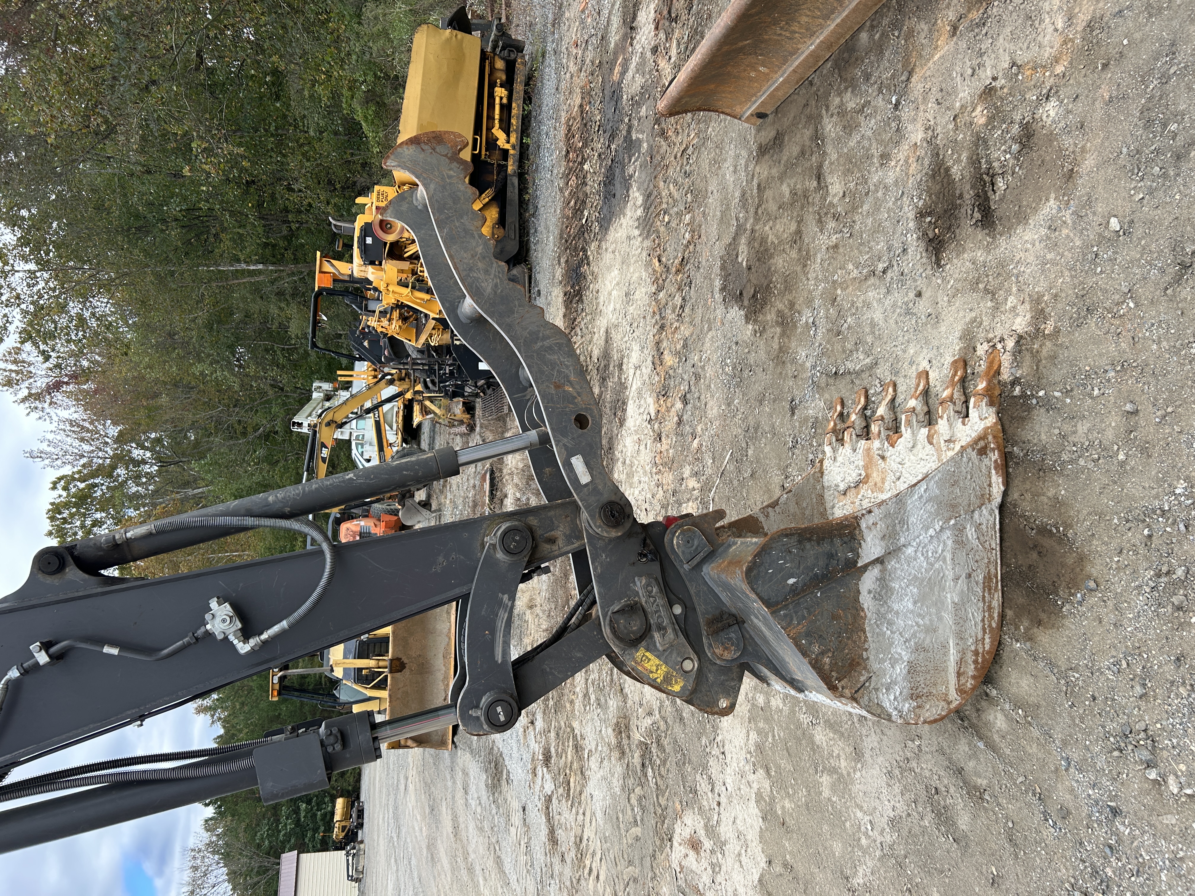 Used 2022 Volvo ECR88D PRO with only 654 hrs, loaded!