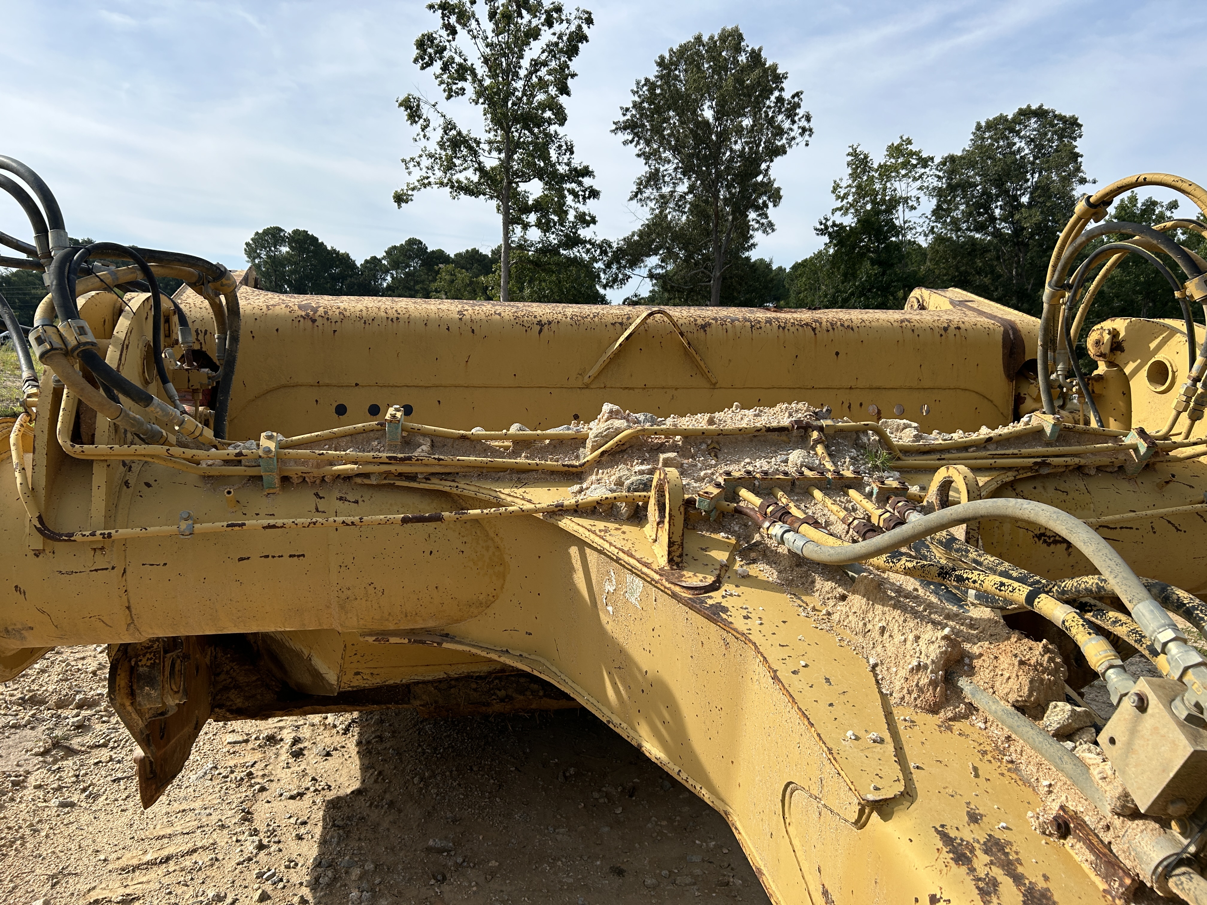 Used 2004 Case STX450 with 17 yard Noble Pull pan