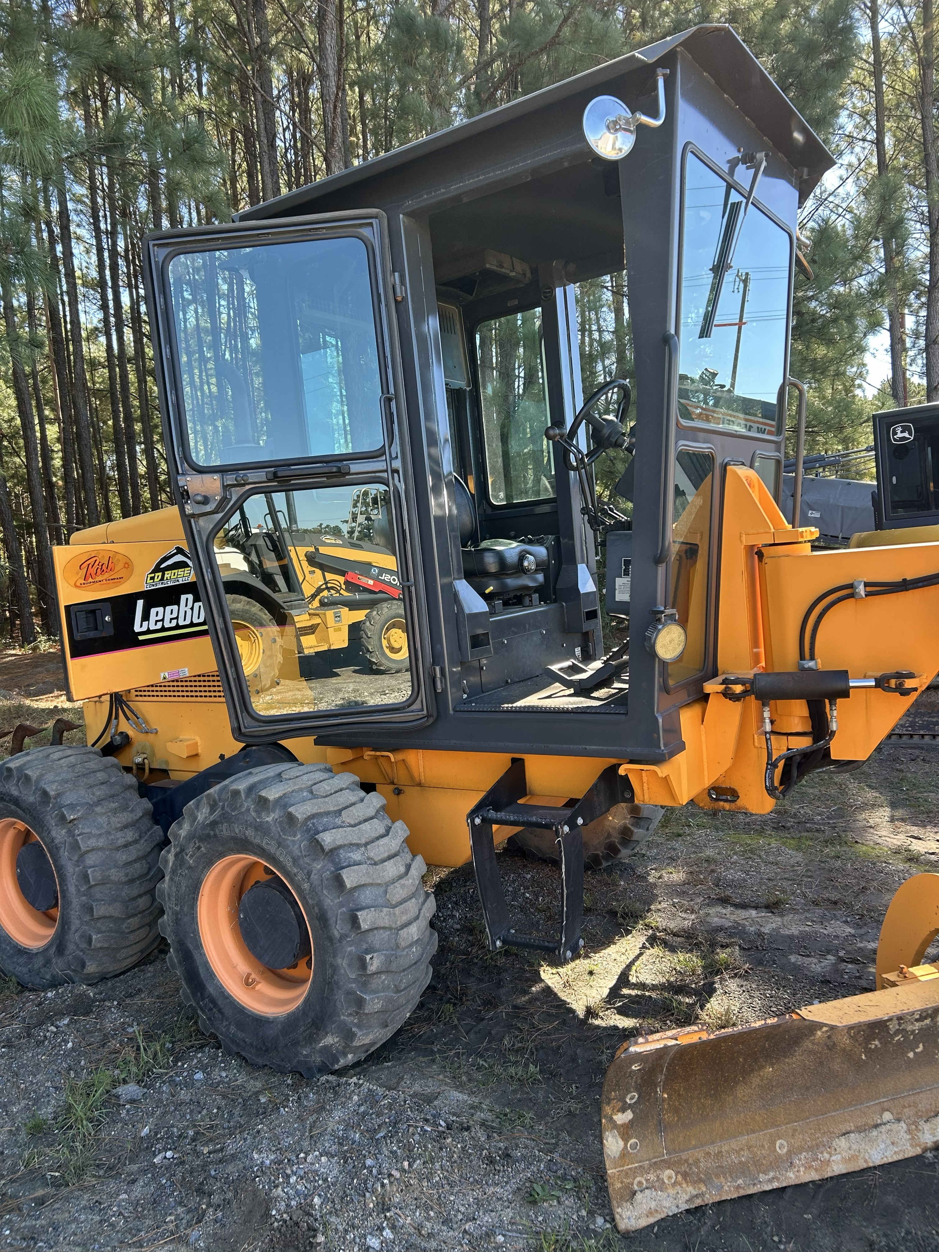 Used 2017 Leeboy 685C with only 1362