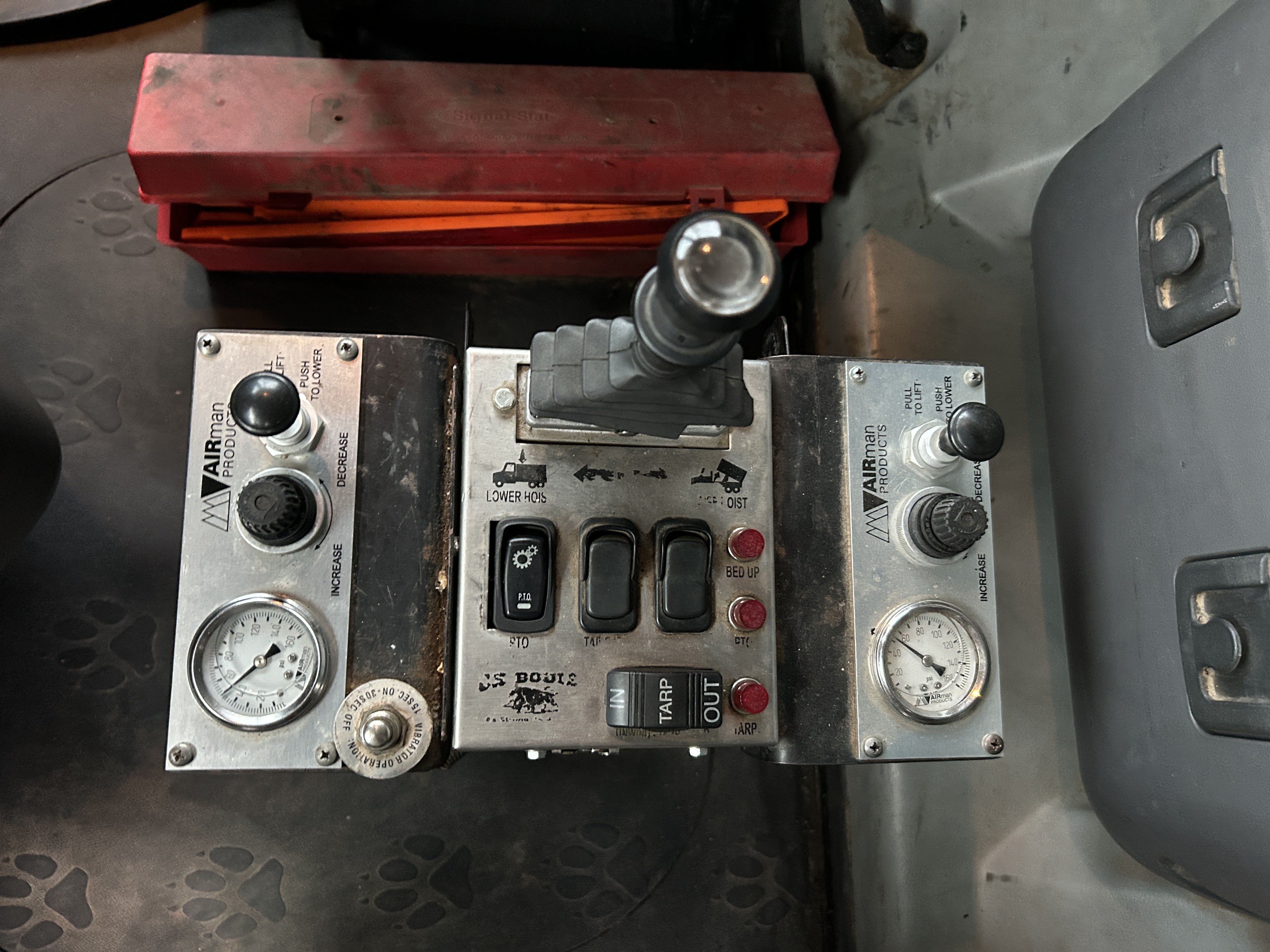 Used 2014 Mack Granite GU713 Quad Axle Dump Truck - Automatic