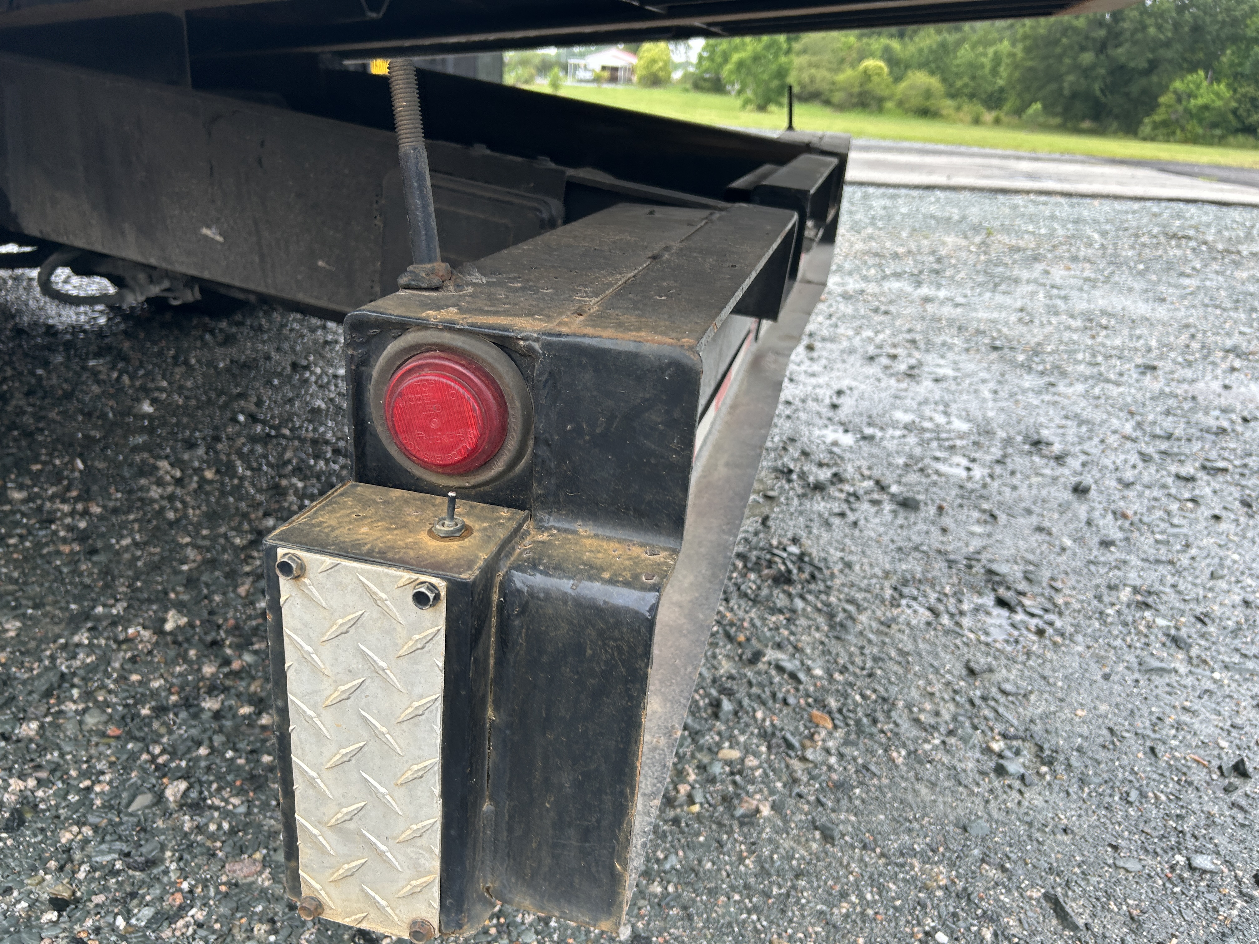 Used 2005 Kalyn Siebert   35 Ton Sliding Tilt deck