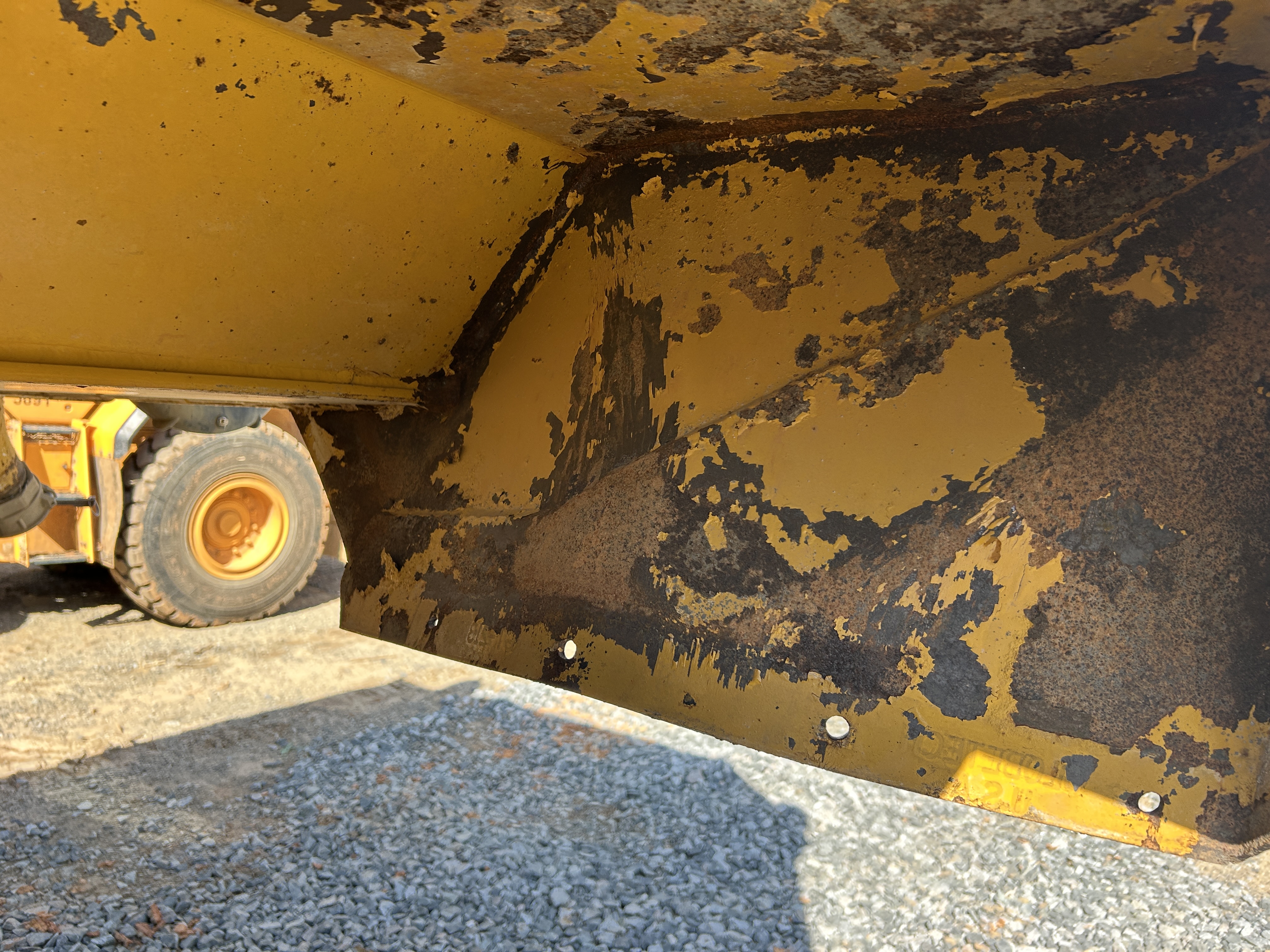 Used 2015 Bell B25E Water Truck