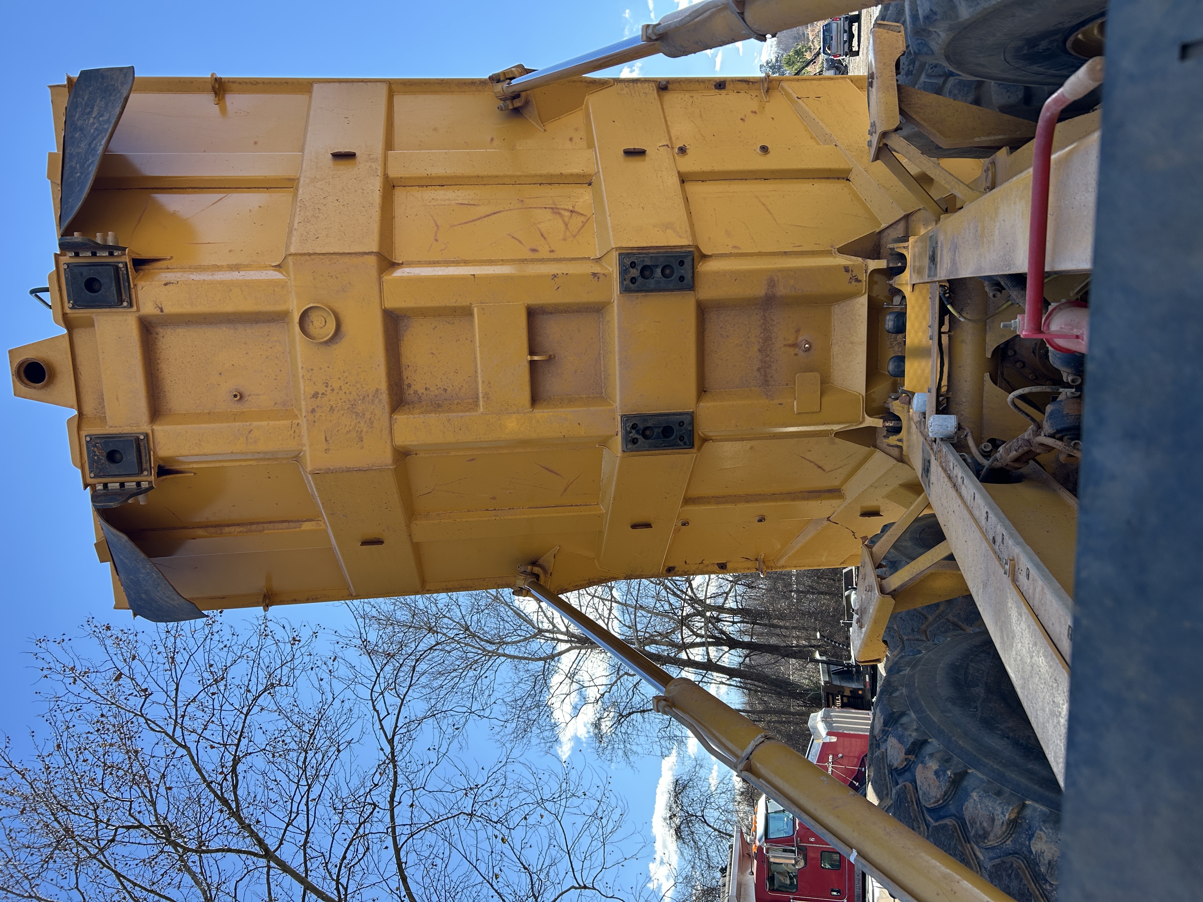 Used 2015 Deere 300D Series II