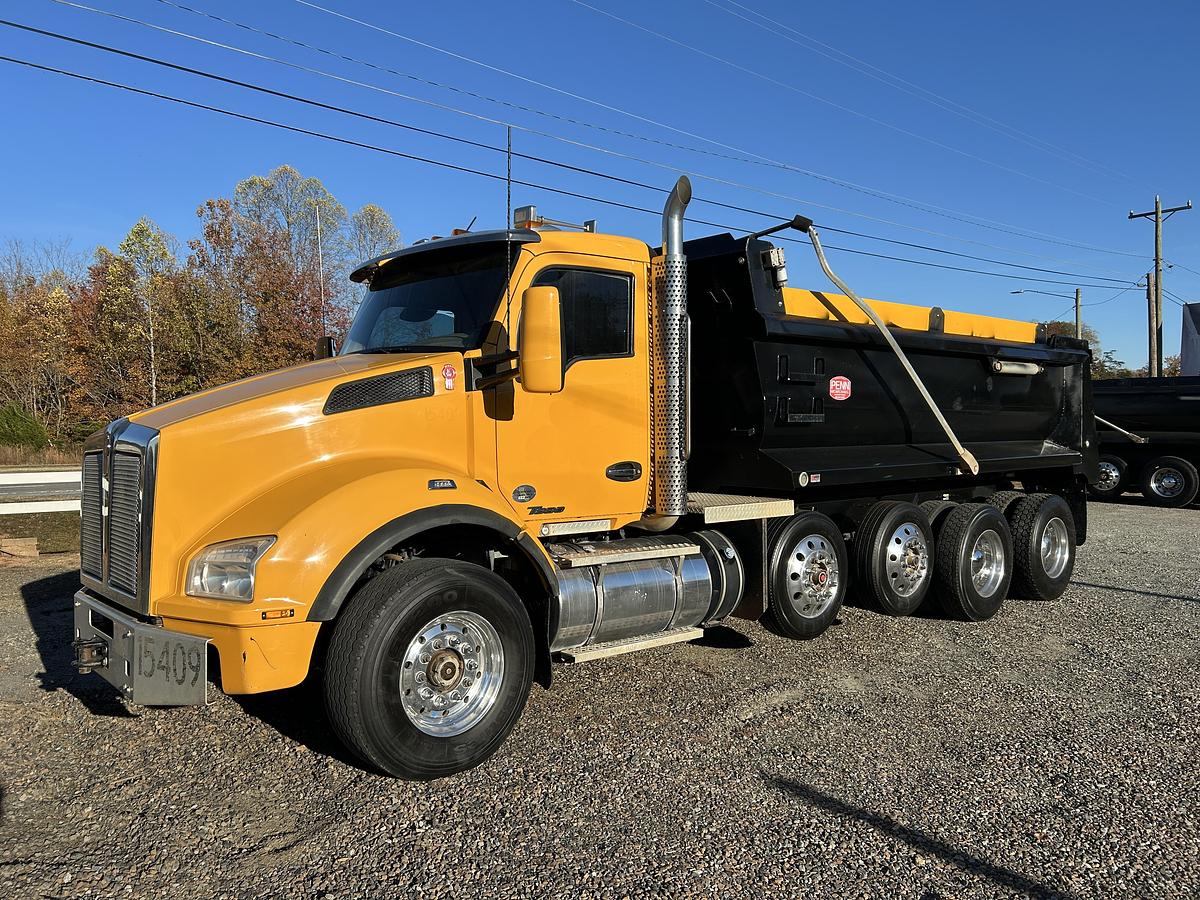 Used 2016 Kenworth T880 Quad Axle Dump Truck - Automatic
