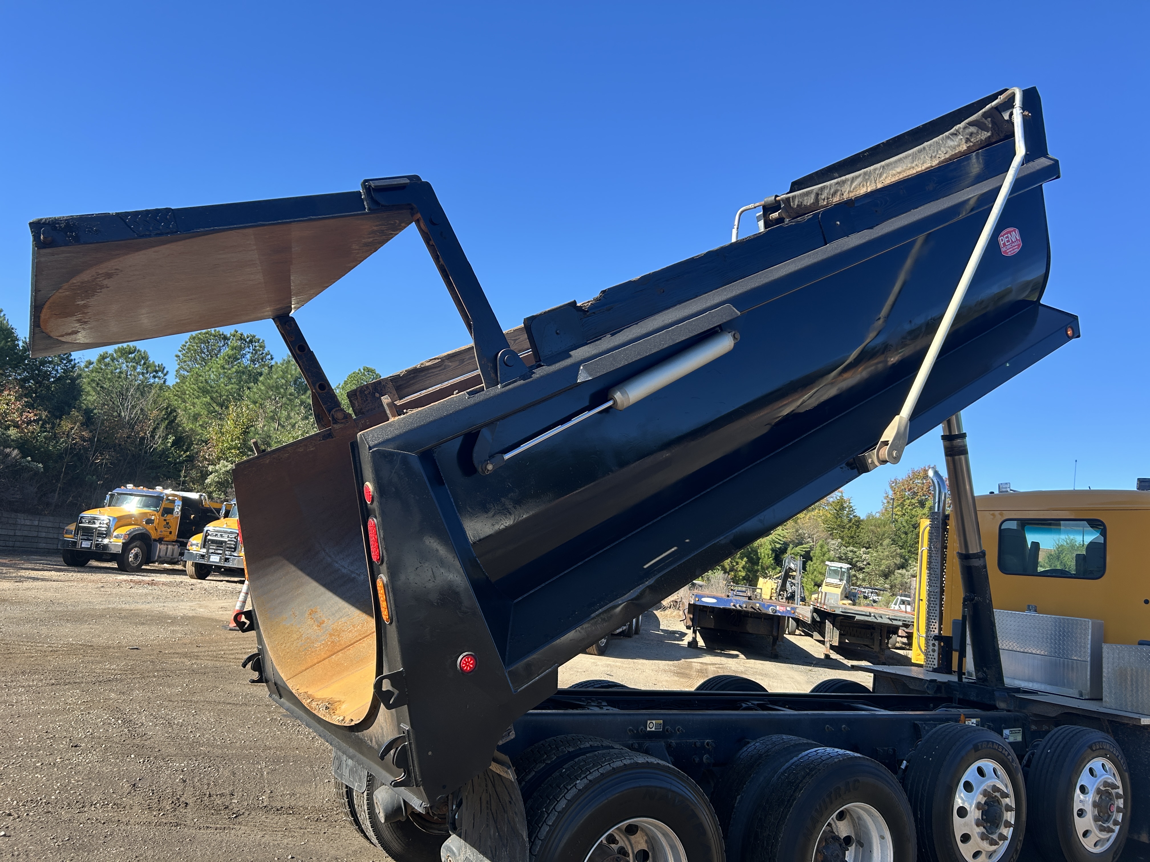 Used 2016 Kenworth T880 Quad Axle Dump Truck - Automatic
