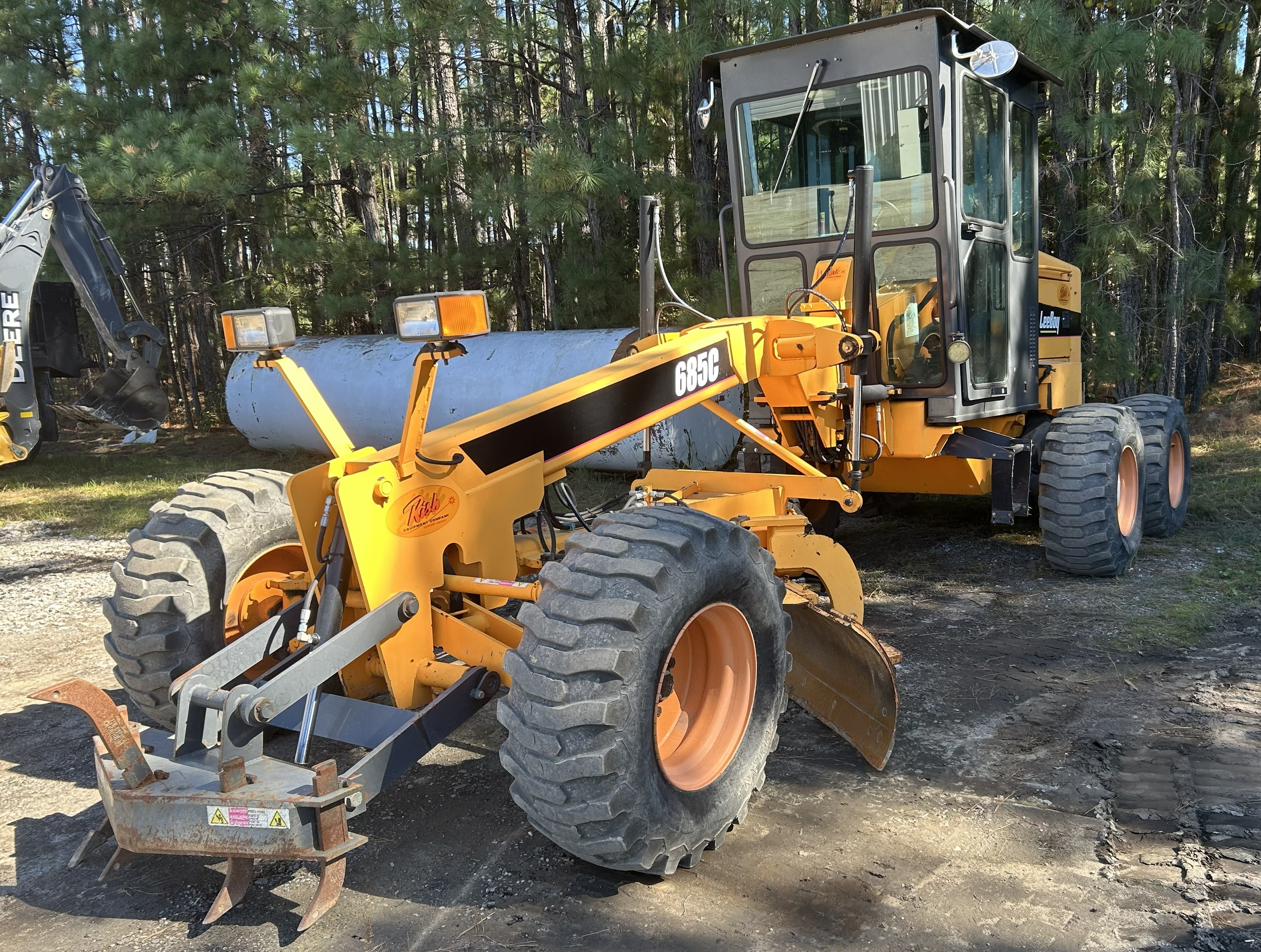 Used 2017 Leeboy 685C with only 1362