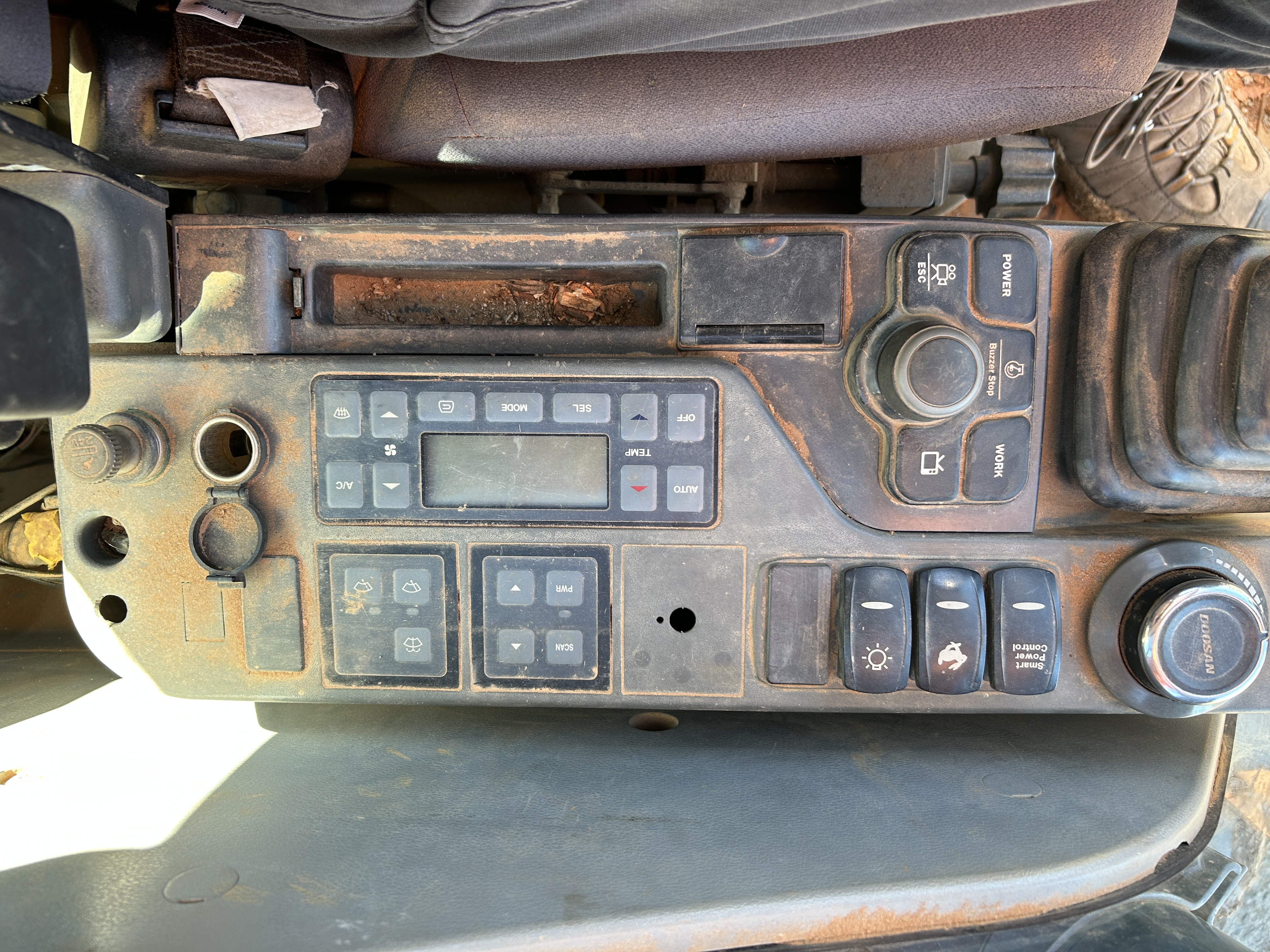 Used 2017 Doosan DX140LC-5