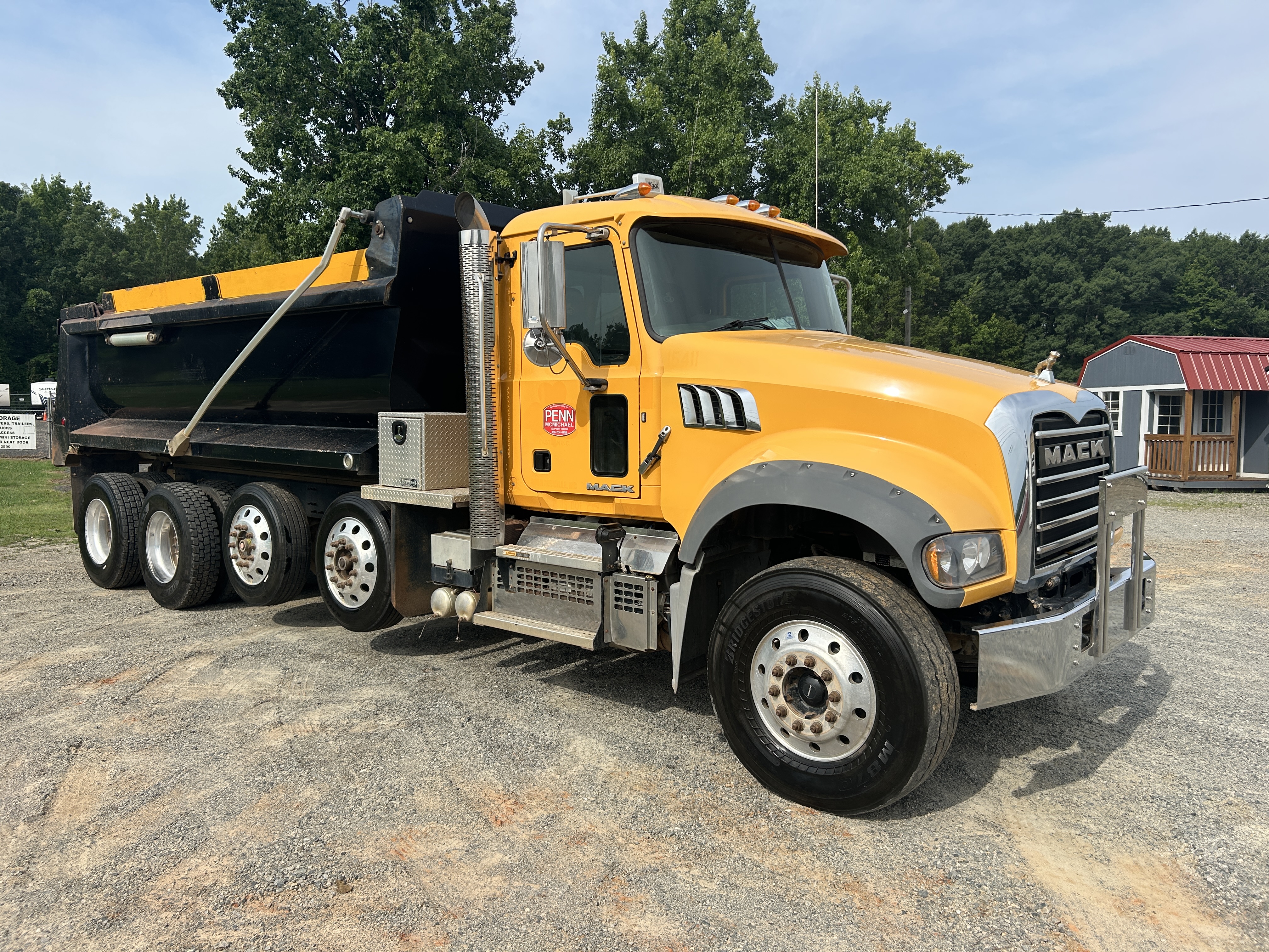 Used 2018 Mack Granite GU713 Quad Axle Dump Truck - automatic