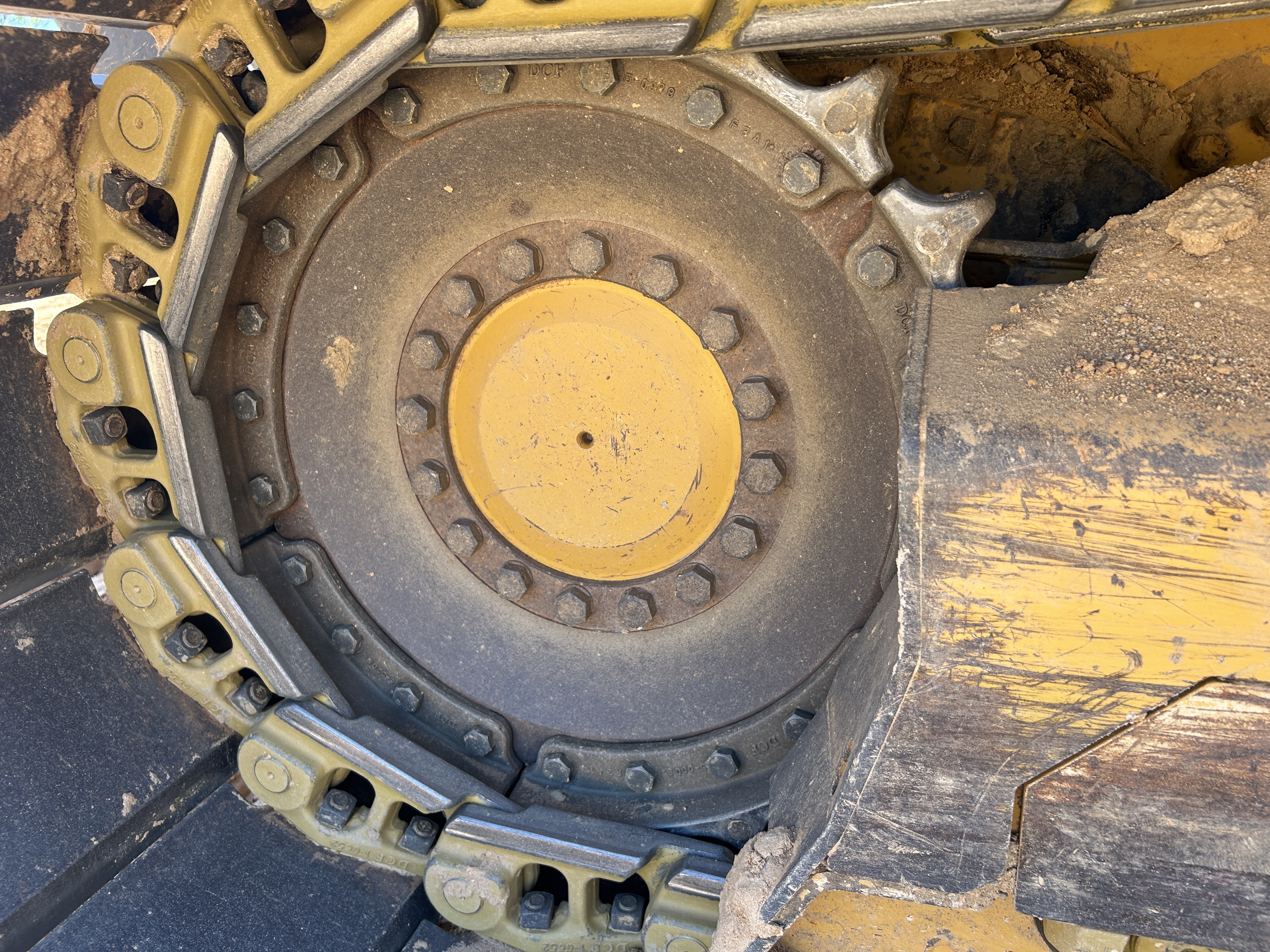 Used 2016 Deere 700K LGP with low hrs, 90 percent bottom, ripper, GPS ready