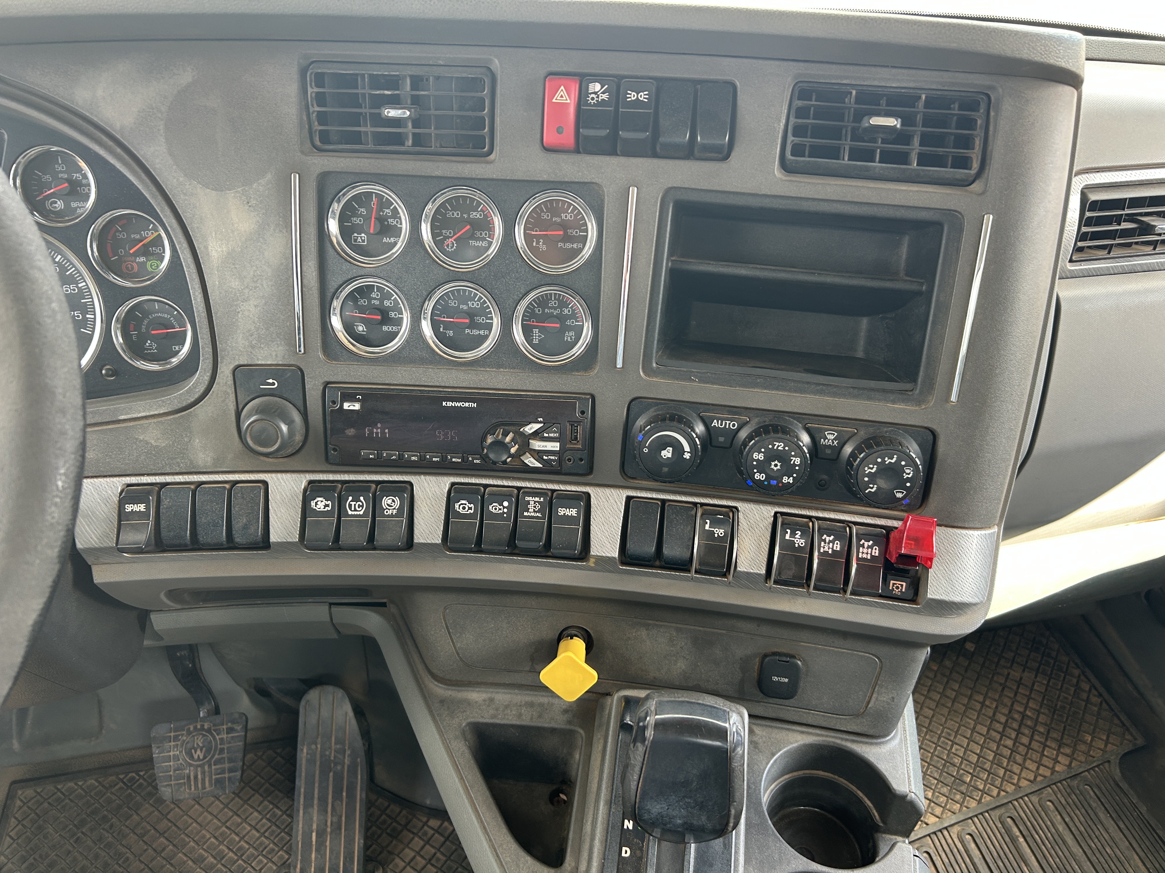 Used 2016 Kenworth T880 Quad Axle Dump Truck - Automatic