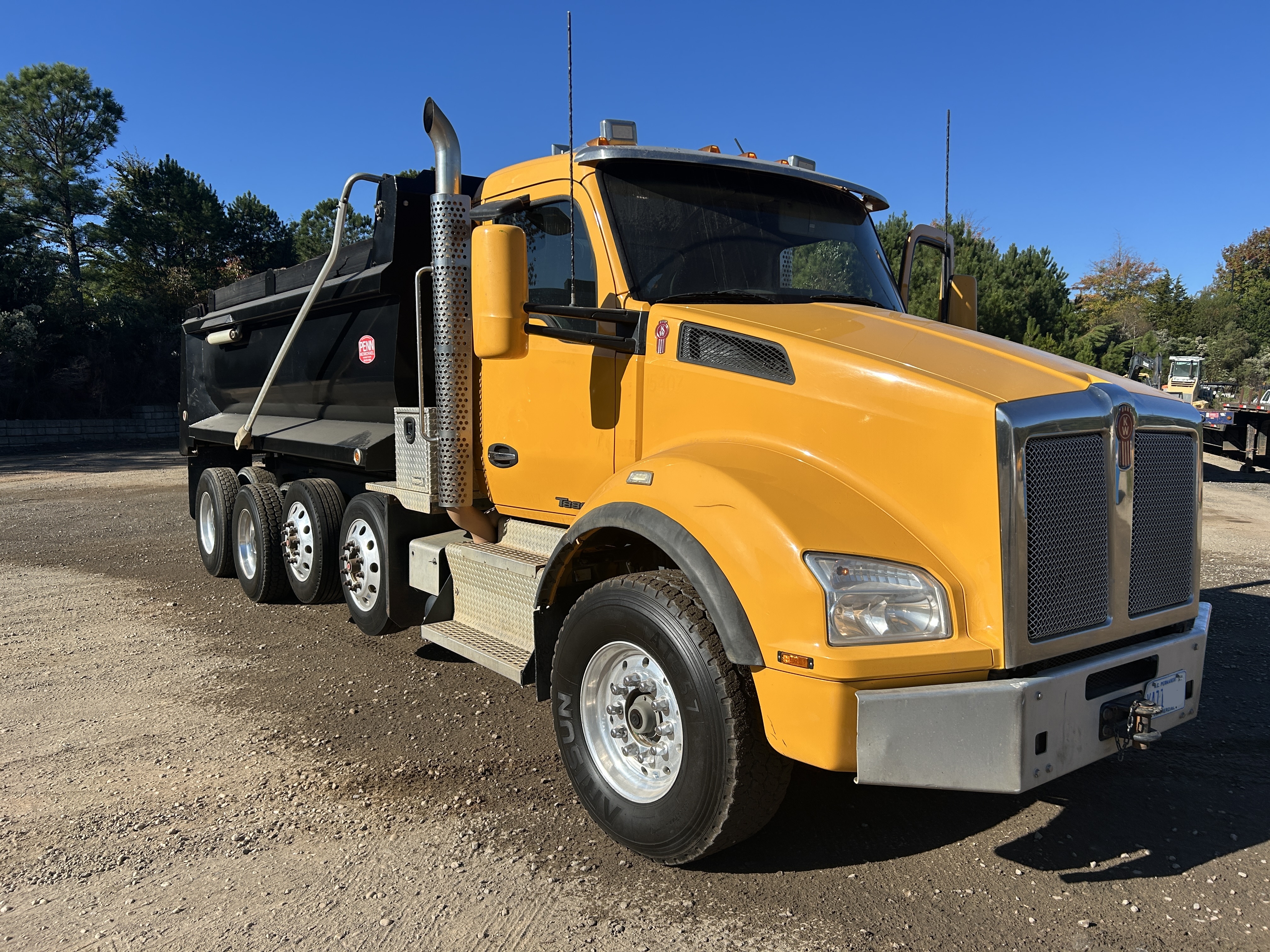 Used 2016 Kenworth T880 Quad Axle Dump Truck - Automatic
