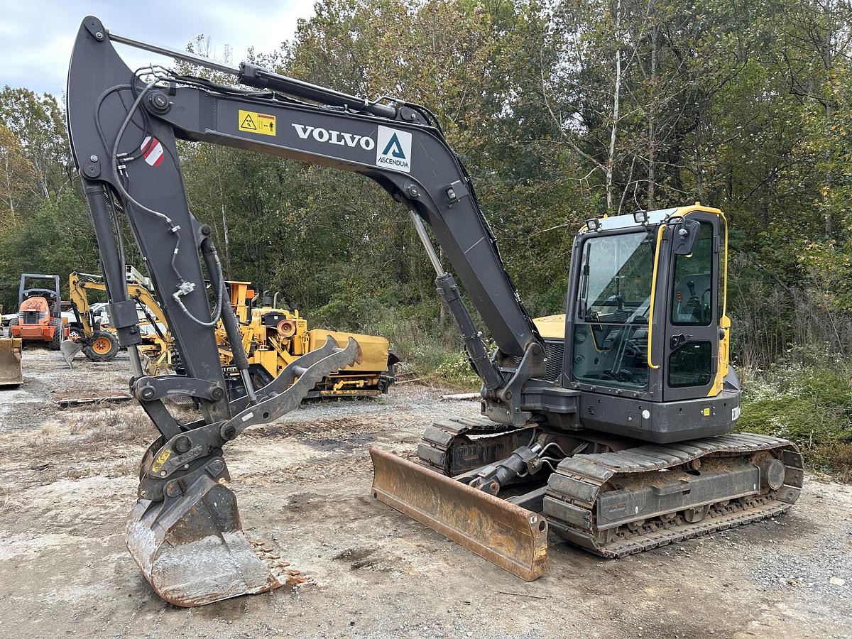 Used 2022 Volvo ECR88D PRO with only 654 hrs, loaded!