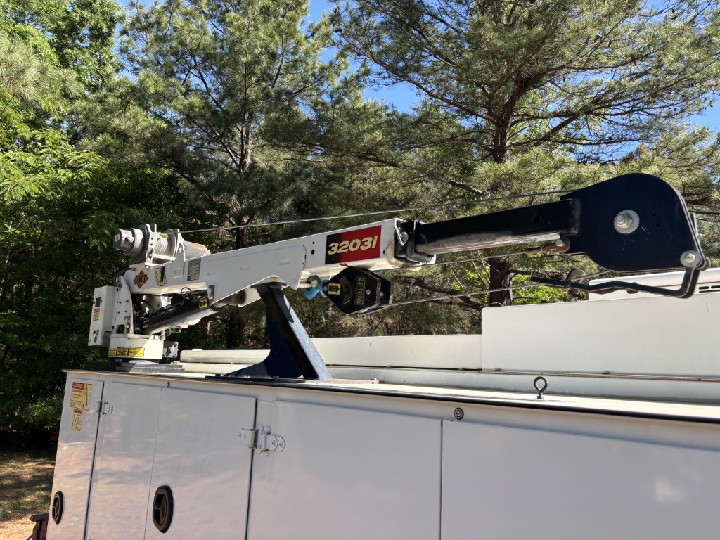Used 2019 Ford F550 XL service truck