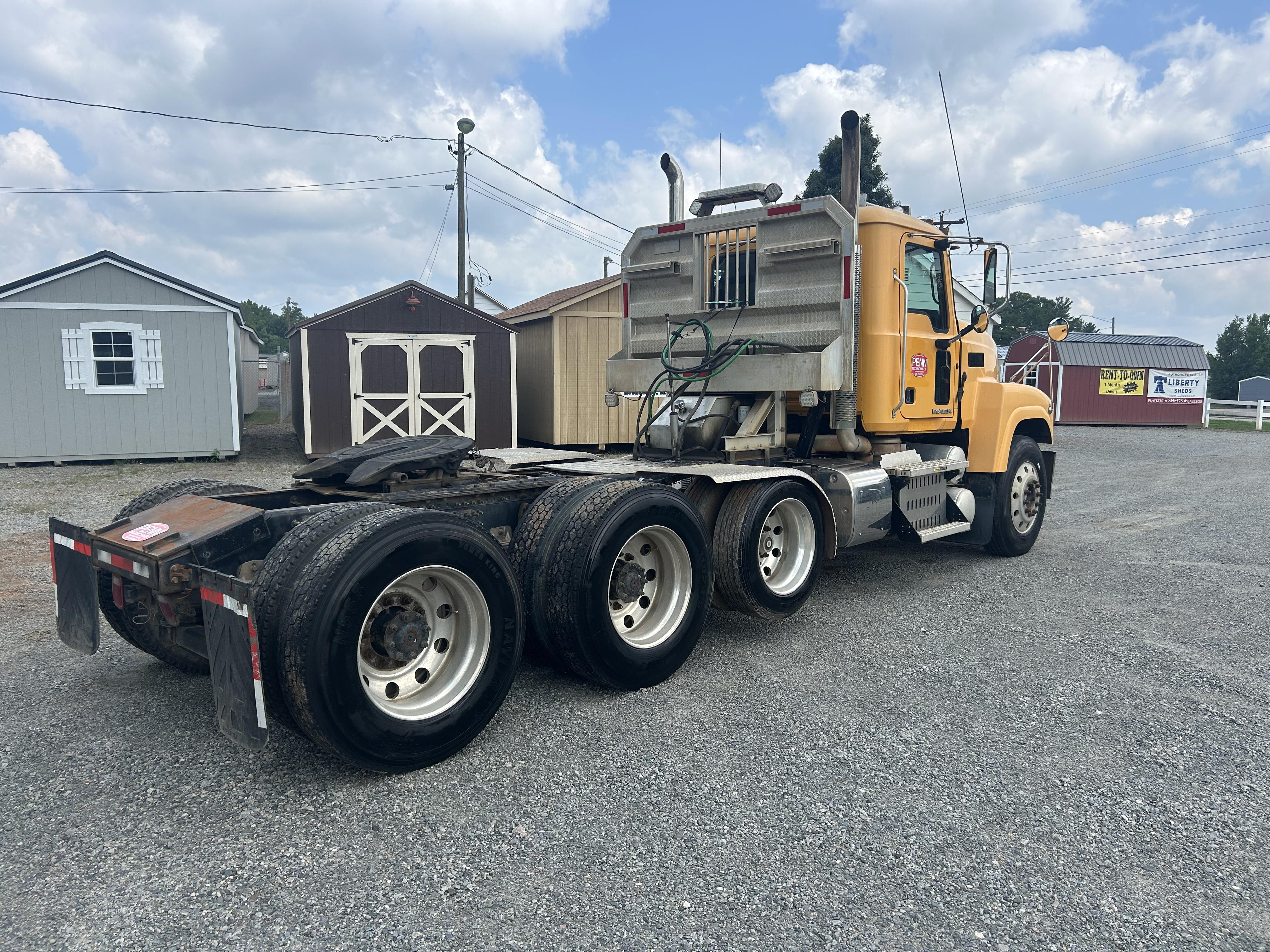 Used 2013 Mack CHU613 Pinnacle Road Tractor