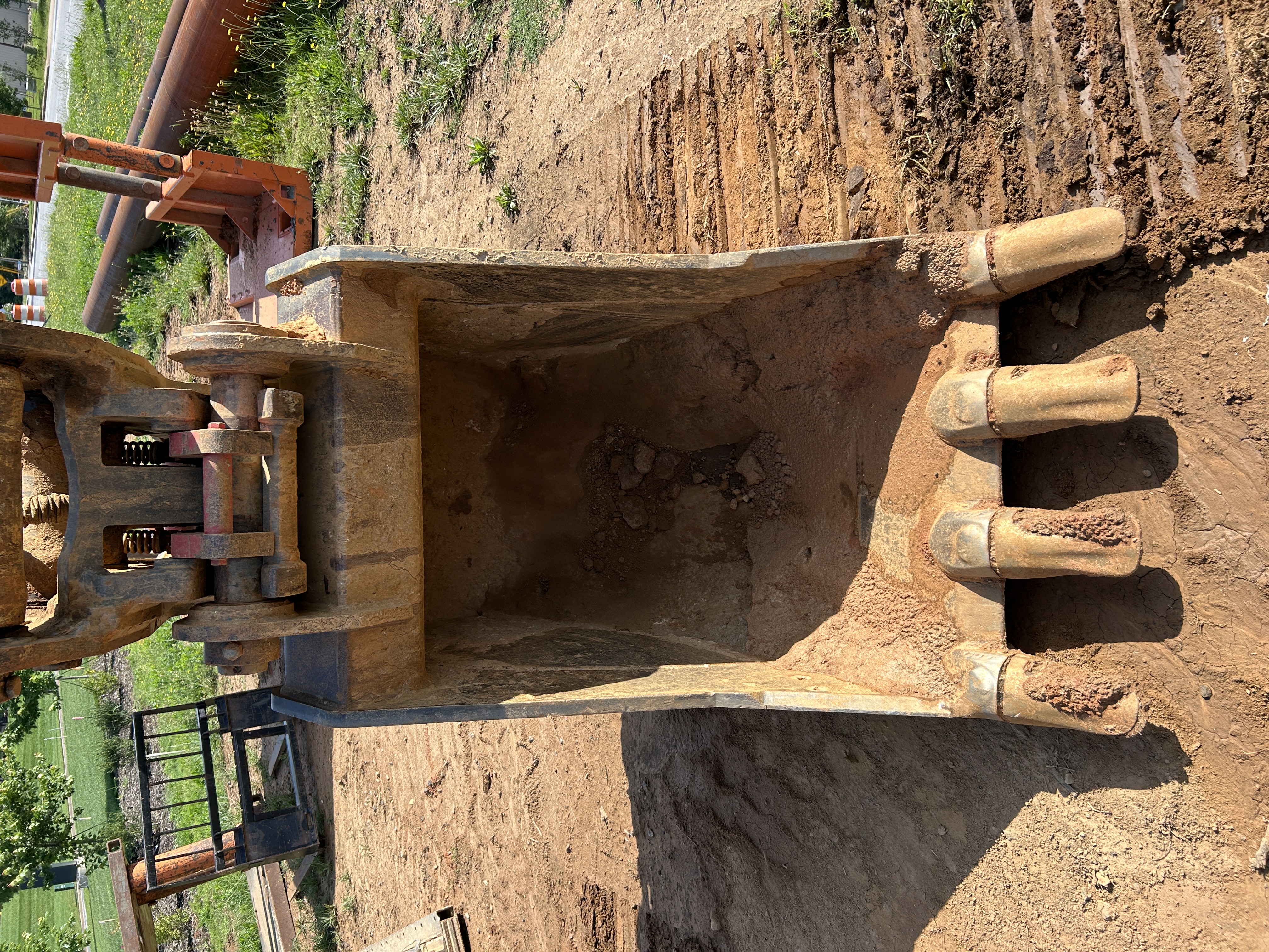 Used 2021 Deere 345G LC - low hours very nice