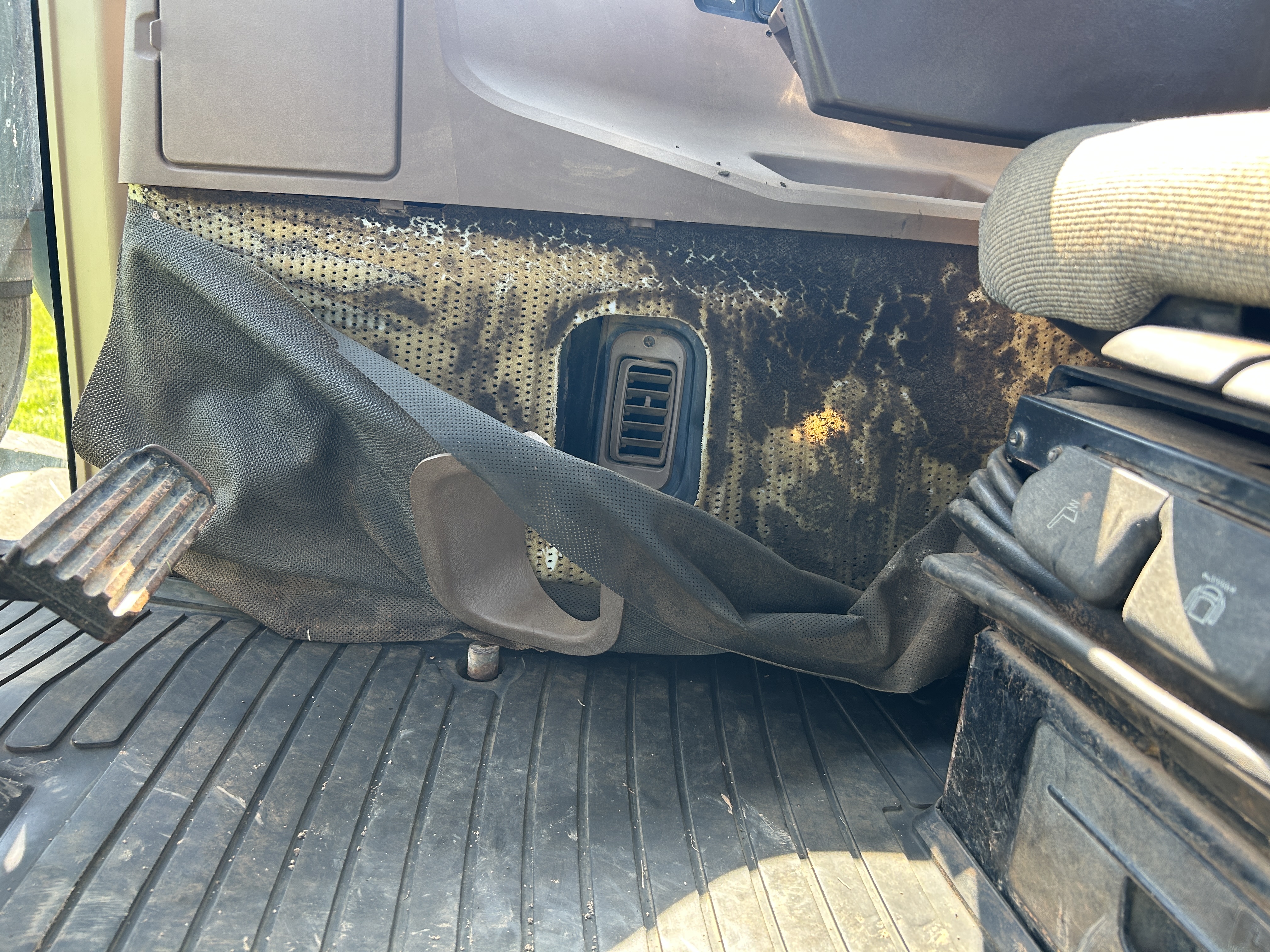 Used 2000 Deere 9400 with 4400 original hours