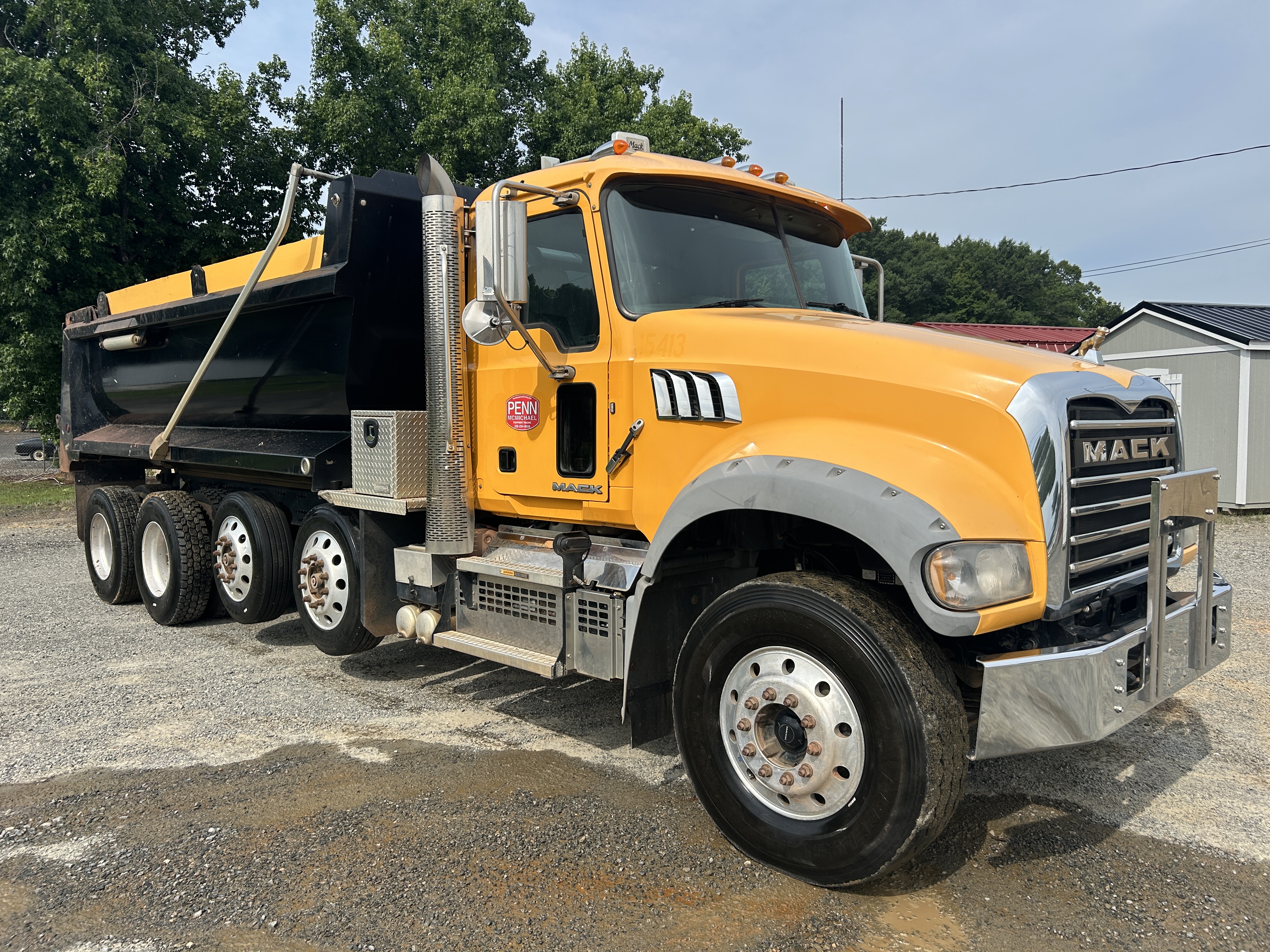 Used 2018 Mack Granite GU713 Quad Axle Dump Truck - automatic