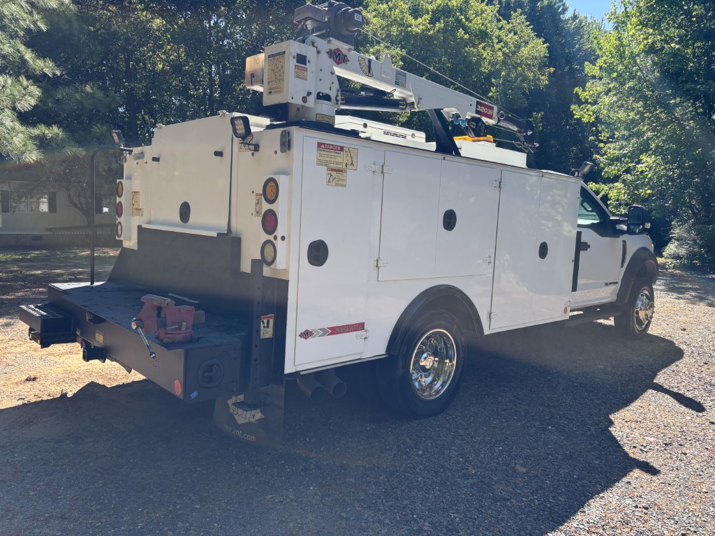 Used 2019 Ford F550 XL service truck