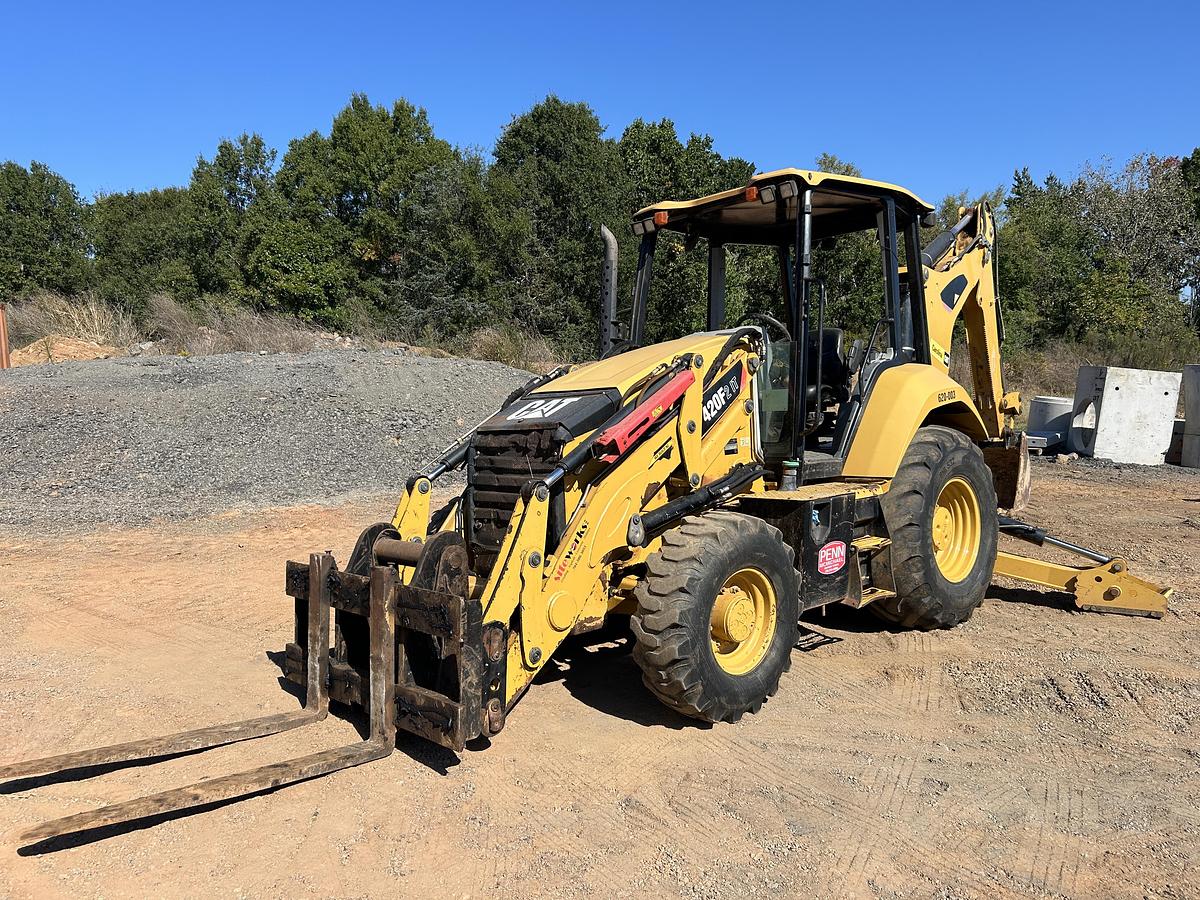 Used 2015 Caterpillar 420F2 IT