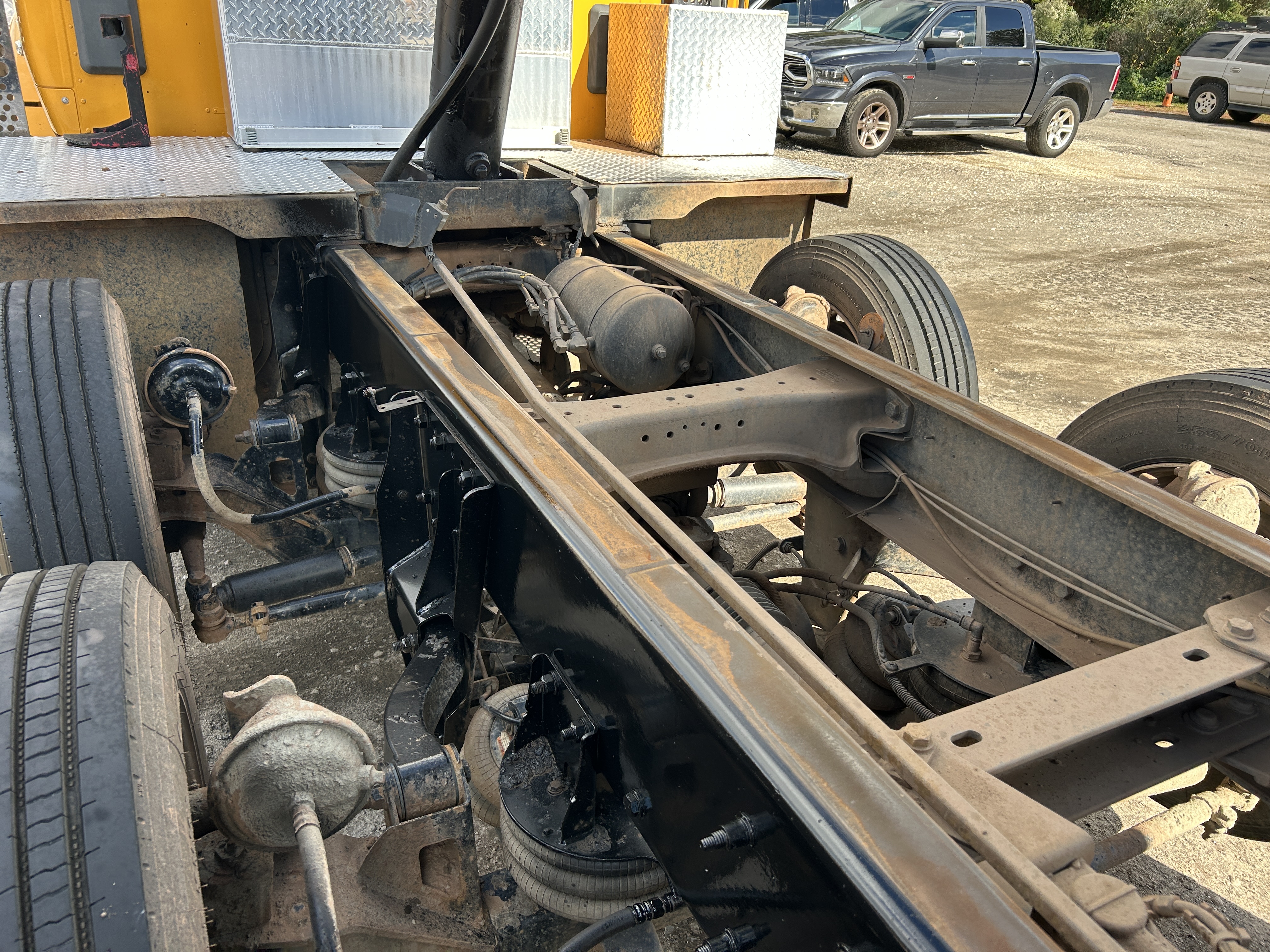 Used 2016 Kenworth T880 Quad Axle Dump Truck - Automatic