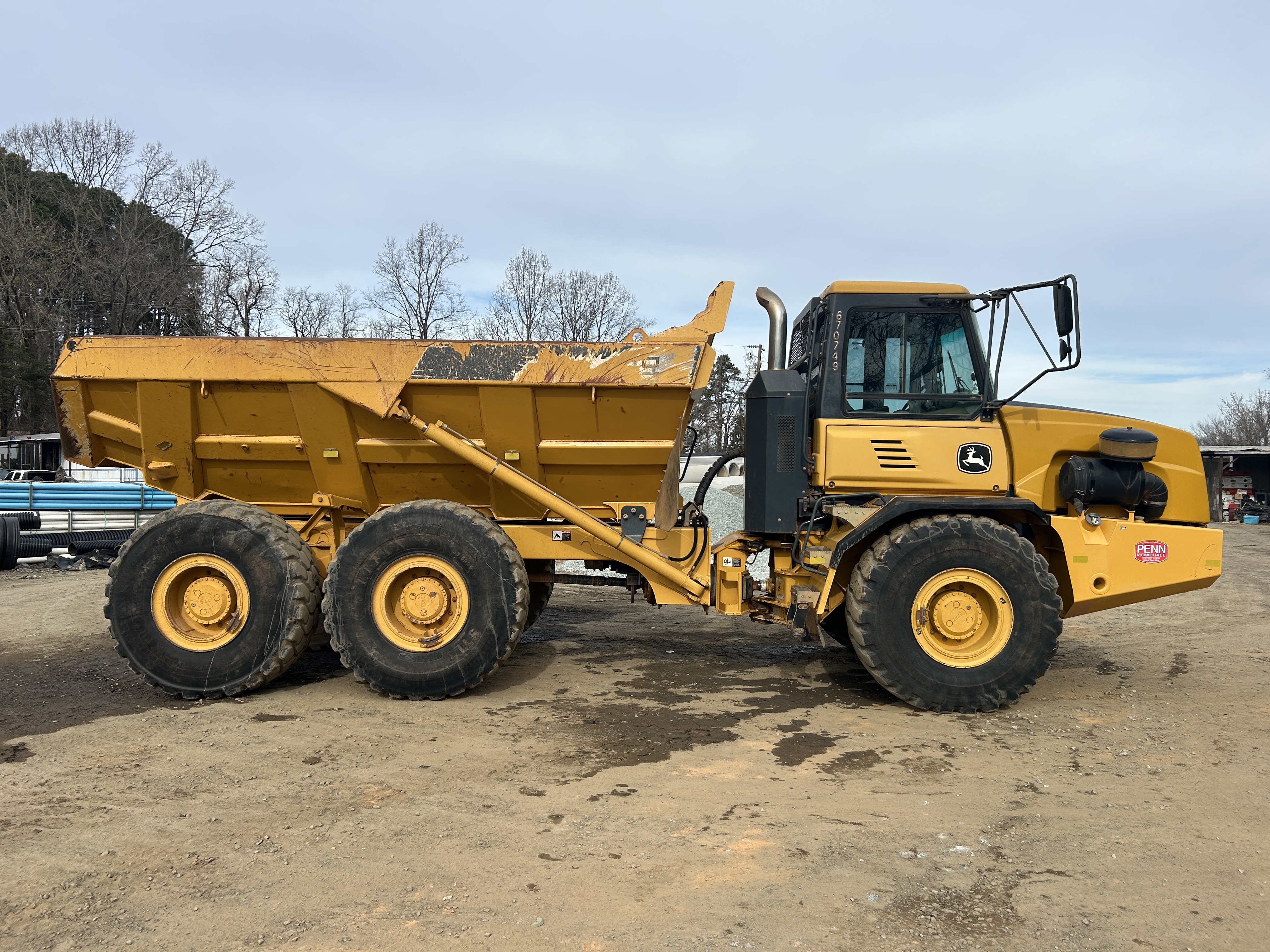Used 2015 Deere 300D Series II