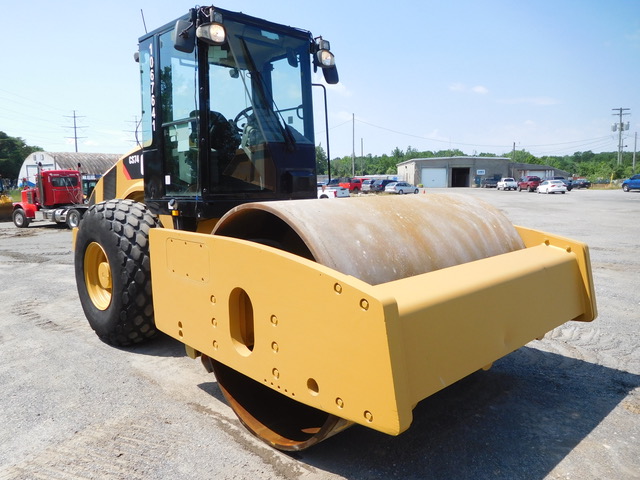 Used 2010 Caterpillar CS74