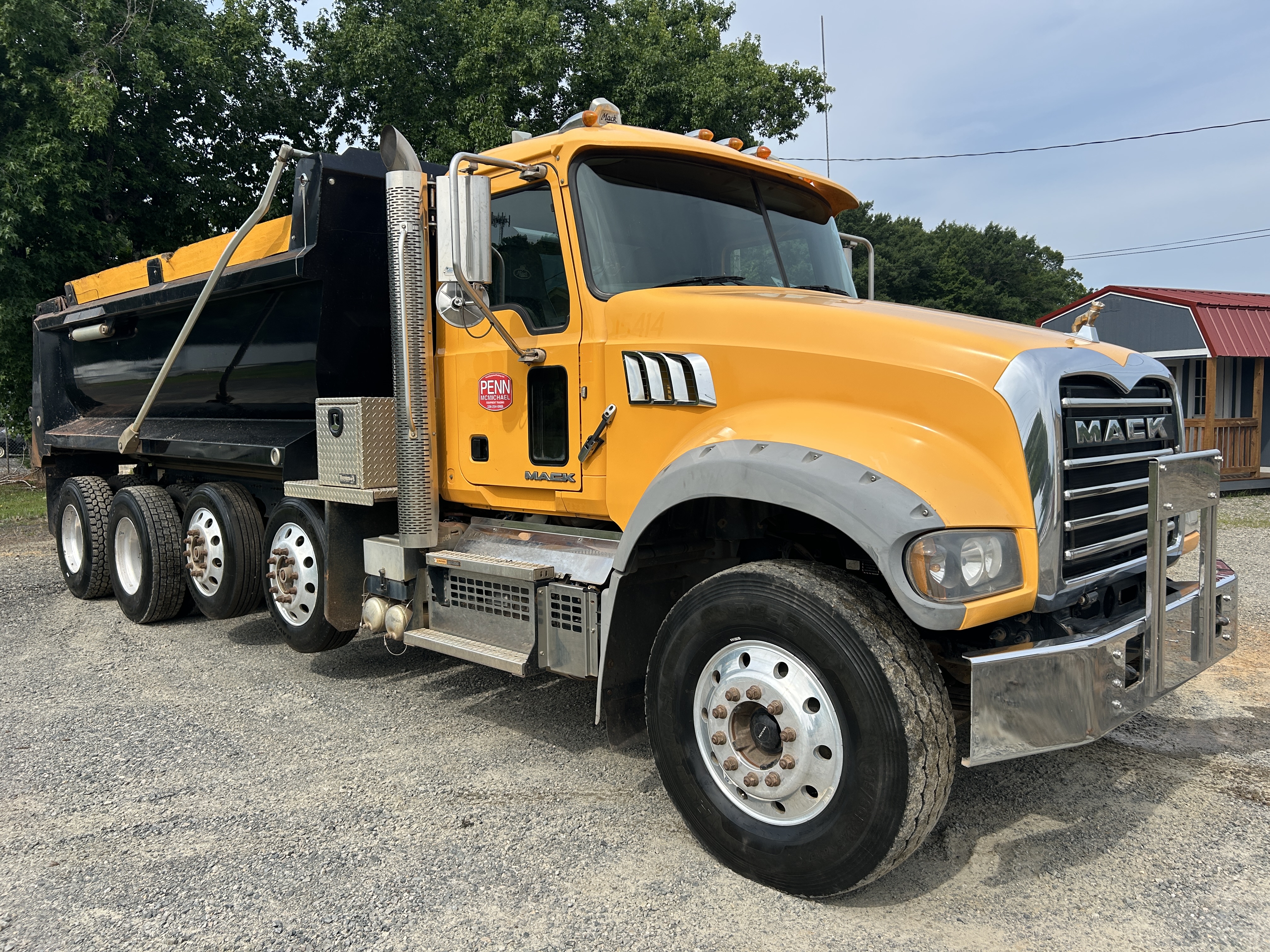 Used 2018 Mack Granite GU713 Quad Axle Dump Truck - automatic
