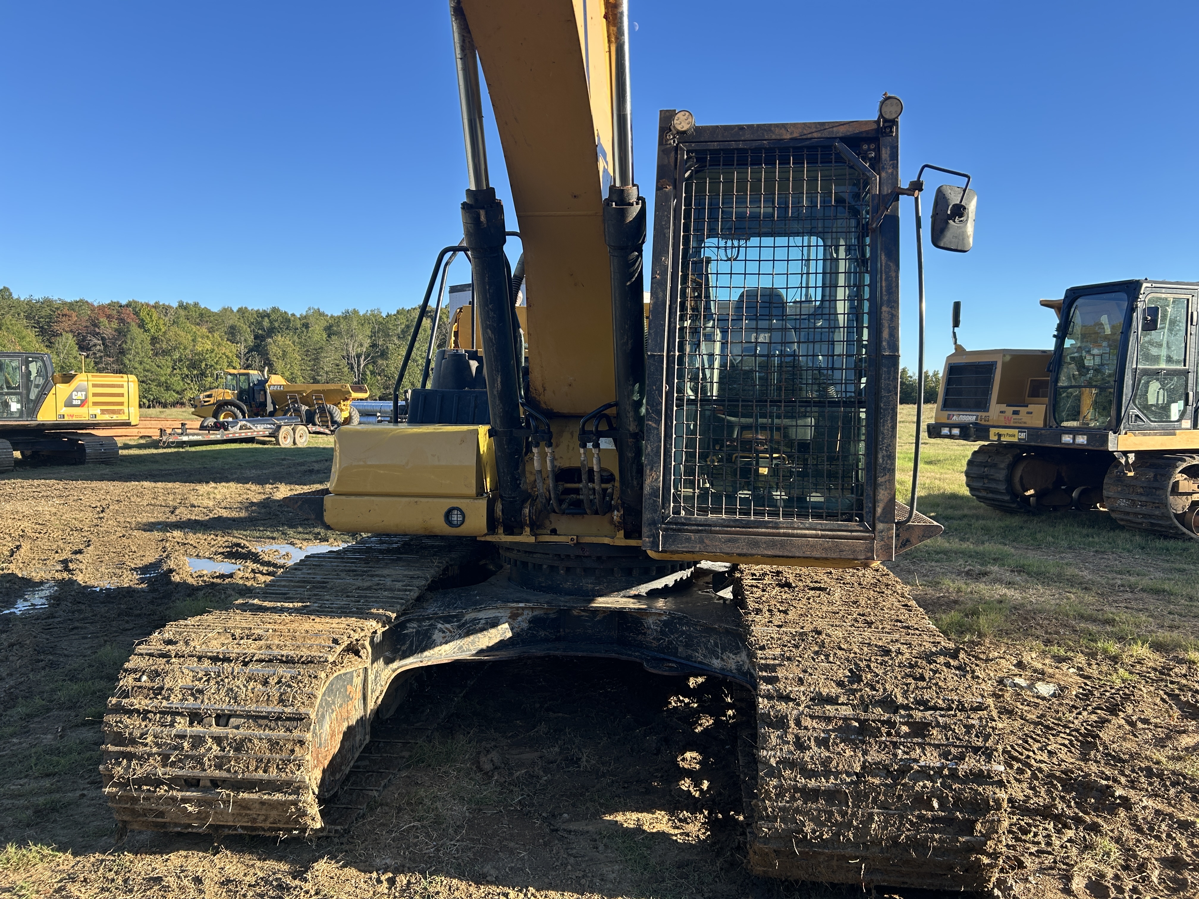 Used 2023 Caterpillar 323 with Progressive Link Hydraulic Thumb, New undercarriage, Grade 3D Ready
